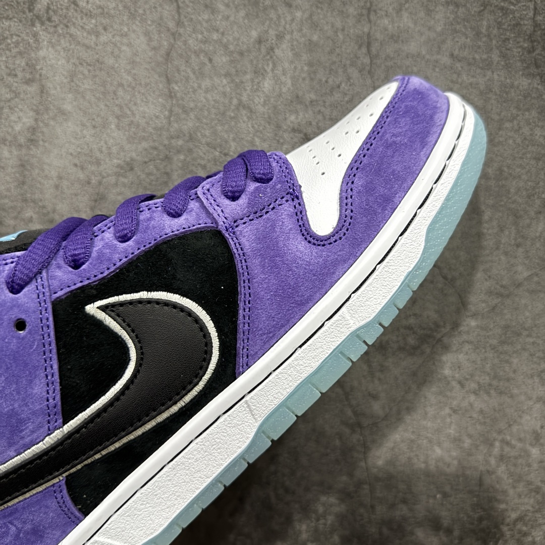 图片[6]-【免修ST版本】Nike Dunk SB DUNK LOW PRO 紫黑白 鞋身采用磨砂皮革与光面皮革的白、紫、黑三色营造，细节还注入松石绿点缀，内敛又透着清爽。鞋侧重叠 Swoosh 与后跟 W 车线元素，进一步凸显层次 货号：HJ0513-500 尺码：36 36.5 37.5 38 38.5 39 40 40.5 41 42 42.5 43 44 44.5 45 46-选品中心