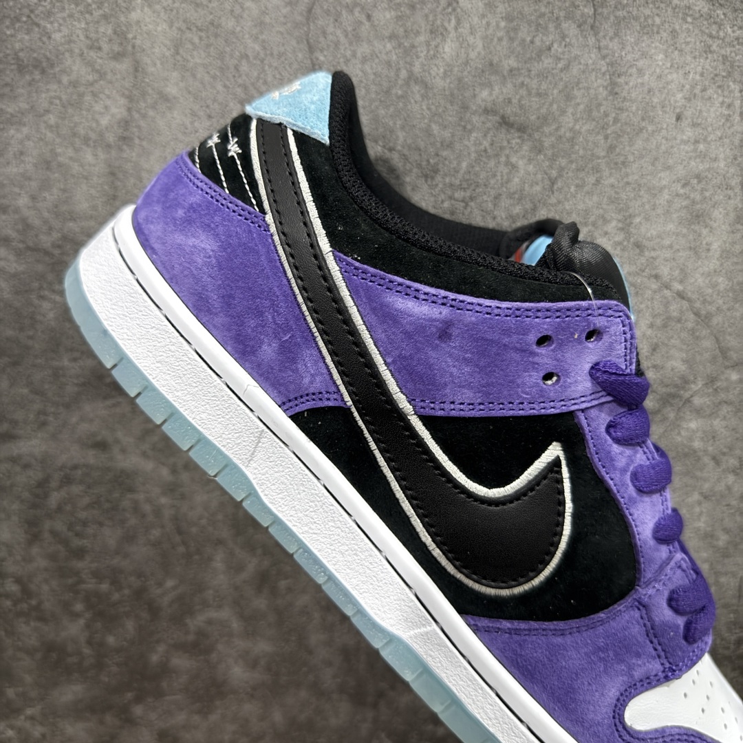 图片[7]-【免修ST版本】Nike Dunk SB DUNK LOW PRO 紫黑白 鞋身采用磨砂皮革与光面皮革的白、紫、黑三色营造，细节还注入松石绿点缀，内敛又透着清爽。鞋侧重叠 Swoosh 与后跟 W 车线元素，进一步凸显层次 货号：HJ0513-500 尺码：36 36.5 37.5 38 38.5 39 40 40.5 41 42 42.5 43 44 44.5 45 46-选品中心