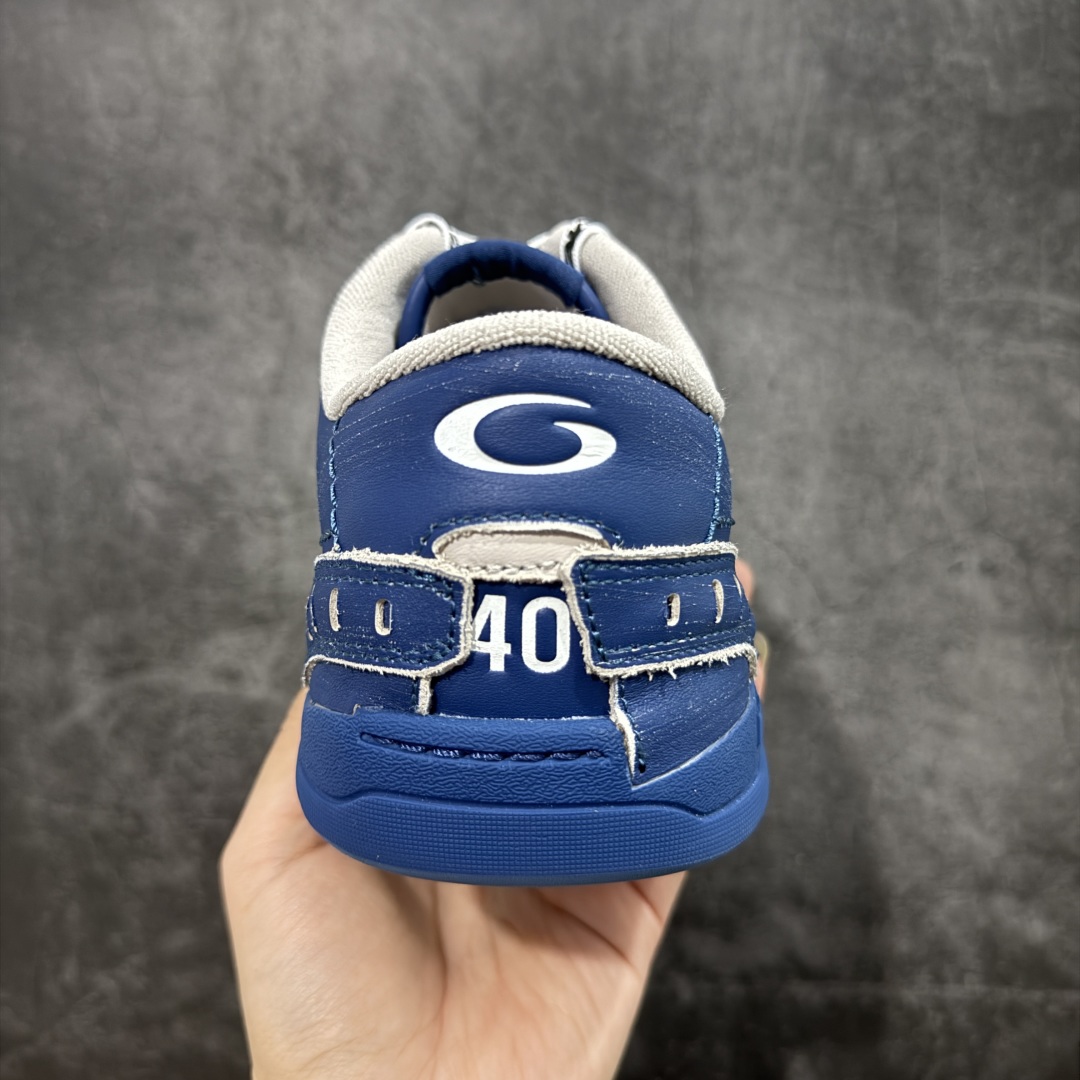 图片[4]-【XA纯原版】Balenciaga Hamptons Worn-Out 巴黎世家十八18代 涤纶（聚酯纤维）牛皮革 圆头系带 低帮 生活休闲鞋板鞋 全套原纸板楦头开发 最原汁原味的灵魂版型 全鞋荧光划线卡点 胶水把控整洁度追求极致完美 每一双都是工艺品 多重QC质检 超越公司货的品控标准 实实在在的免检产品 原盒原配 正确字体电绣 粗细、位置、大小正确 侧边TPU 透气孔匹配意产原版 正确分离大底 TPU软底 原版一致大底LOGO 立体感十足 原厂皮料水洗做旧 采购原厂网纱 偏大一码 尺码：35 36 37 38 39 40 41 42 43 44 45 46-选品中心
