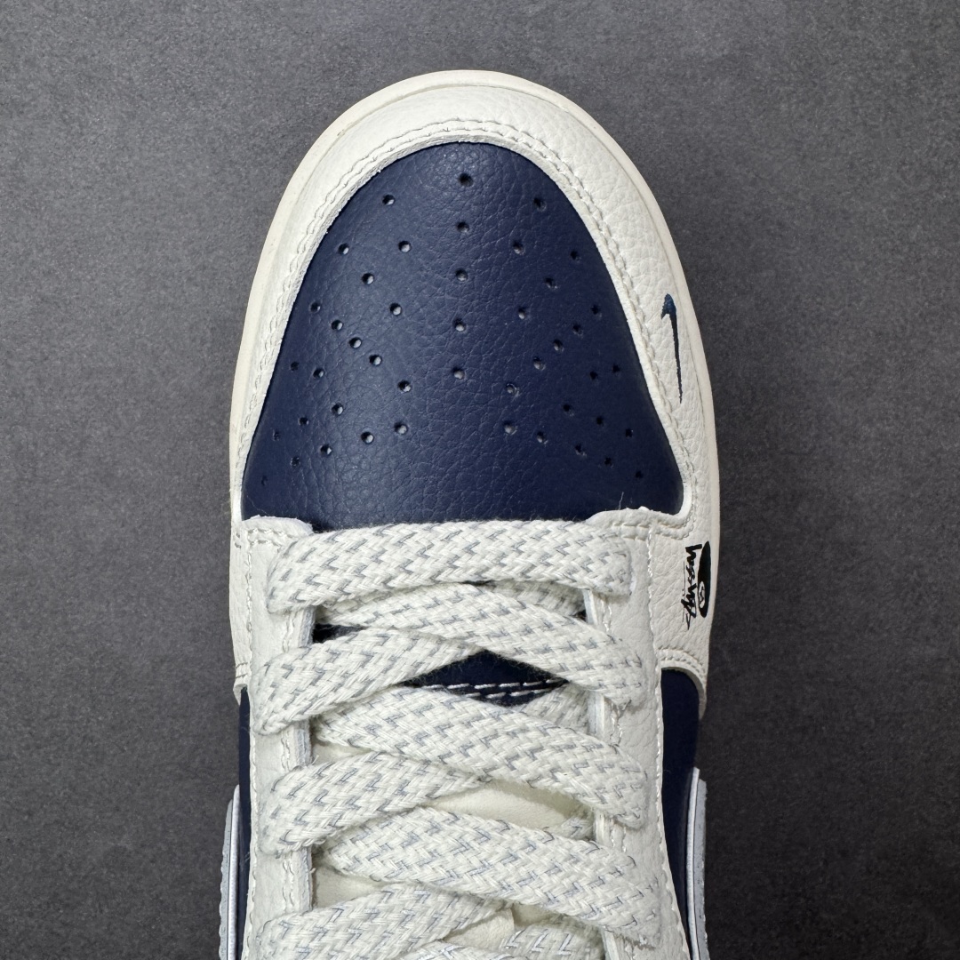 图片[8]-【定制版】Nike SB Dunk Low“斯图西联名——蓝白灰勾” 高端定制 低帮休闲板鞋 定制鞋盒 大厂纯原品质出货 超高清洁度 皮料切割干净无任何毛边 细节完美 货号：SD6868-107 尺码：36 36.5 37.5 38 38.5 39 40 40.5 41 42 42.5 43 44 44.5 45 编码：CCB310320-选品中心