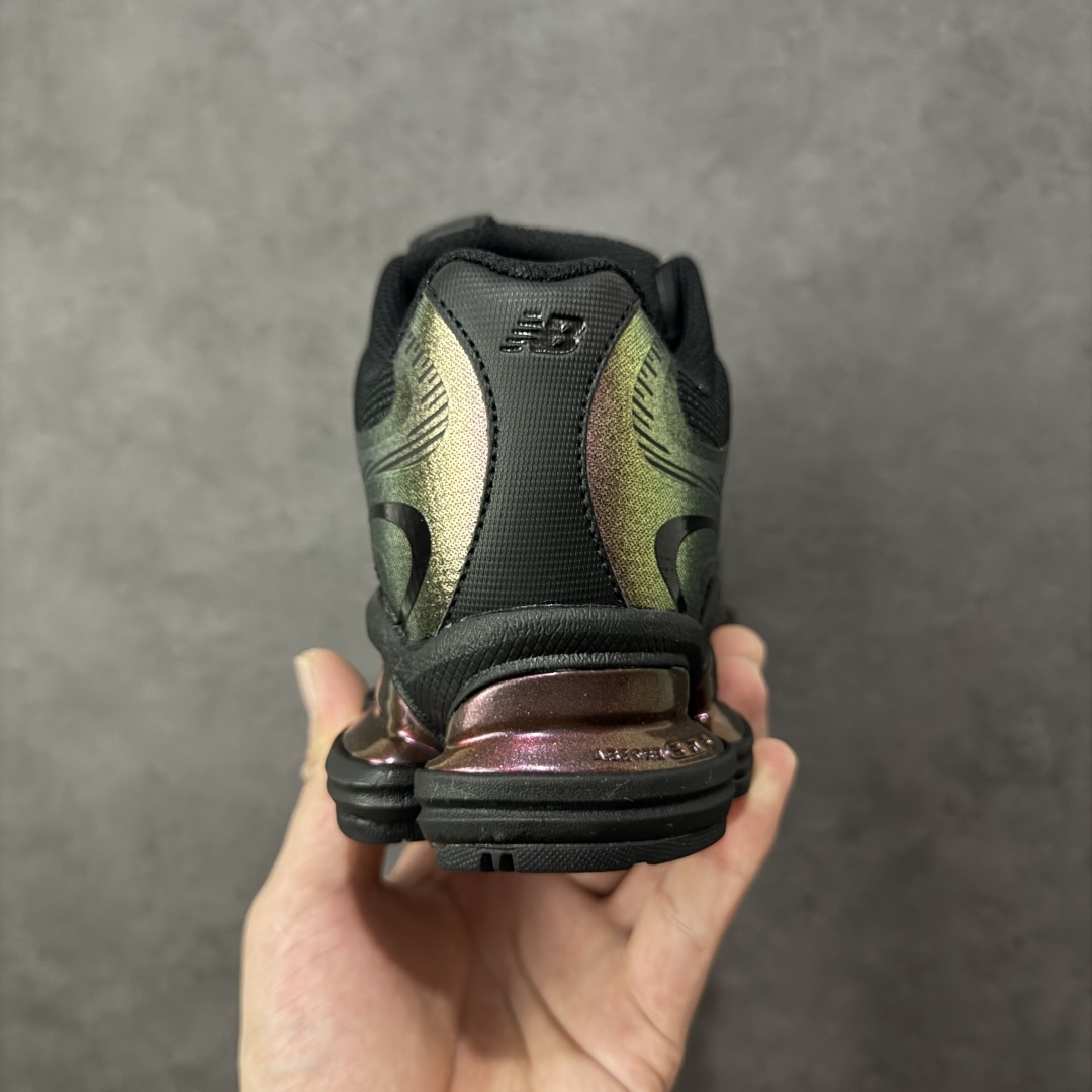 图片[4]-【纯原版】New Balance NB2000 舒适百搭防滑耐磨低帮 休闲跑步鞋 U20006C1 New Balance 在近两年的球鞋市场屡出奇招，在经典鞋型保持进一步增长的同时，推出的每一款新鞋型也都有傲人的战绩。在 327、9060 等鞋型获得成功之后，今天 New Balance 家族又迎来了新鲜血液的注入。这双New Balance 2000 依然是融合了新旧元素的跑鞋造型，命名为 2000，或许是它的设计理念有着 Y2K 的血统。最大的亮点，在于这双鞋的中底。外侧以五个ABZORB 单元，带来极具辨识度和冲击力的视觉效果，让这双鞋在外观和脚感方面都颇具吸引力。 尺码：36-45-选品中心