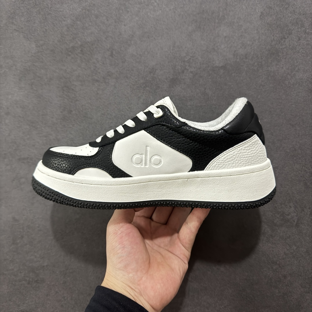 图片[2]-【佛山版本】Alo Yoga Recovery Mode 人气单品 舒适简约防滑耐磨低帮休闲板鞋  Alo Yoga于2007年创立于洛杉矶，意在传播有意识的运动，同时激发人们的健康意识与创造力。品牌的核心理念在于制作能够带来完美体验的瑜伽服饰与功能性单品，让有意识的运动融入并改变生活。  尺码：38-44无半码-选品中心