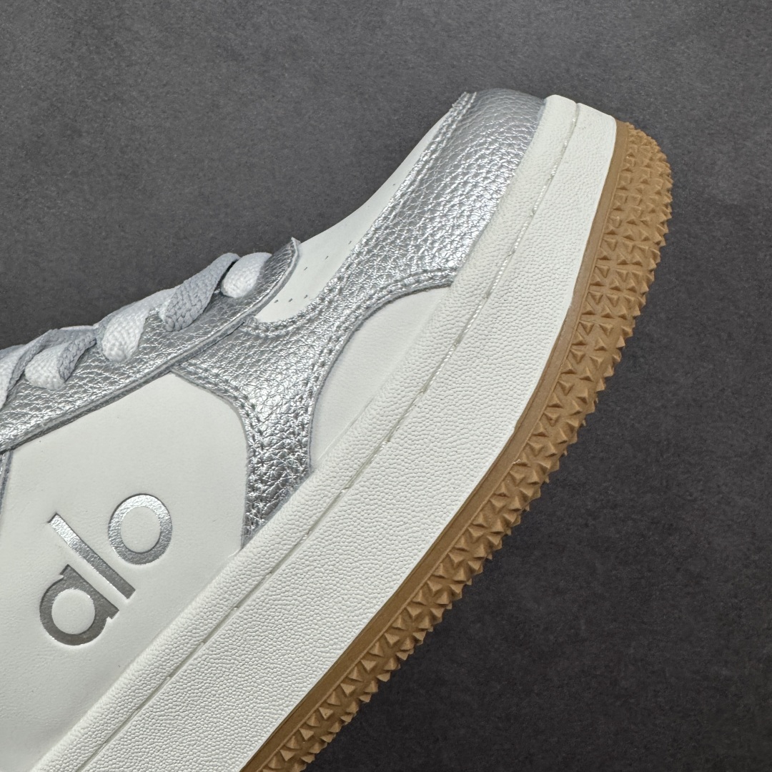 图片[5]-【佛山版本】Alo Yoga Recovery Mode 人气单品 舒适简约防滑耐磨低帮休闲板鞋  Alo Yoga于2007年创立于洛杉矶，意在传播有意识的运动，同时激发人们的健康意识与创造力。品牌的核心理念在于制作能够带来完美体验的瑜伽服饰与功能性单品，让有意识的运动融入并改变生活。  尺码：38-44无半码-选品中心