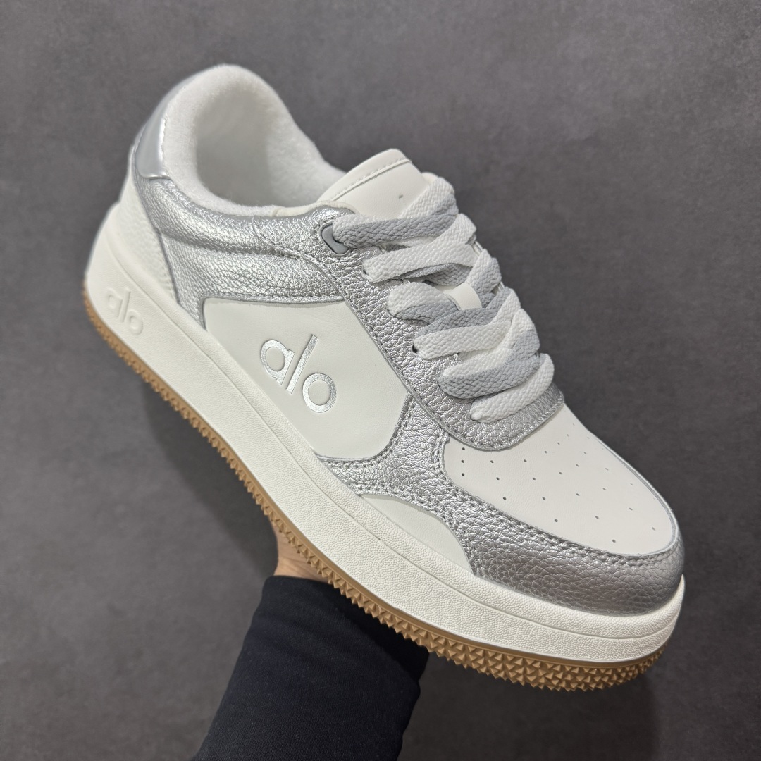 图片[3]-【佛山版本】Alo Yoga Recovery Mode 人气单品 舒适简约防滑耐磨低帮休闲板鞋  Alo Yoga于2007年创立于洛杉矶，意在传播有意识的运动，同时激发人们的健康意识与创造力。品牌的核心理念在于制作能够带来完美体验的瑜伽服饰与功能性单品，让有意识的运动融入并改变生活。  尺码：38-44无半码-选品中心