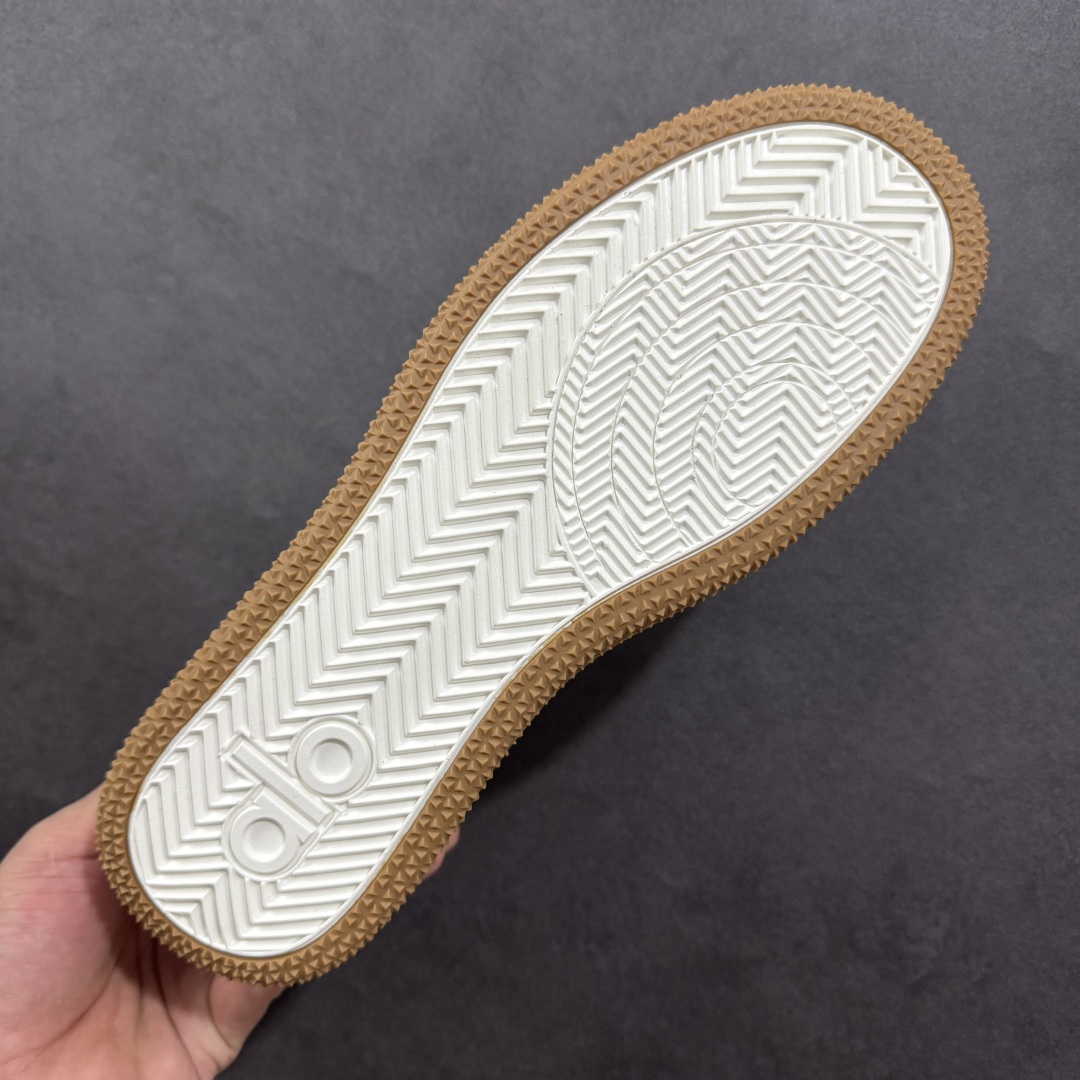 图片[9]-【佛山版本】Alo Yoga Recovery Mode 人气单品 舒适简约防滑耐磨低帮休闲板鞋  Alo Yoga于2007年创立于洛杉矶，意在传播有意识的运动，同时激发人们的健康意识与创造力。品牌的核心理念在于制作能够带来完美体验的瑜伽服饰与功能性单品，让有意识的运动融入并改变生活。  尺码：38-44无半码-选品中心