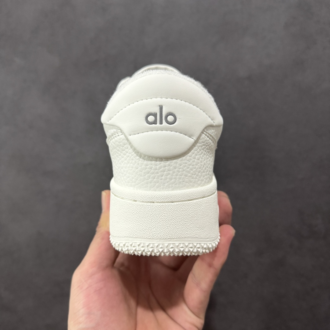 图片[4]-【佛山版本】Alo Yoga Recovery Mode 人气单品 舒适简约防滑耐磨低帮休闲板鞋  Alo Yoga于2007年创立于洛杉矶，意在传播有意识的运动，同时激发人们的健康意识与创造力。品牌的核心理念在于制作能够带来完美体验的瑜伽服饰与功能性单品，让有意识的运动融入并改变生活。  尺码：38-44无半码-选品中心