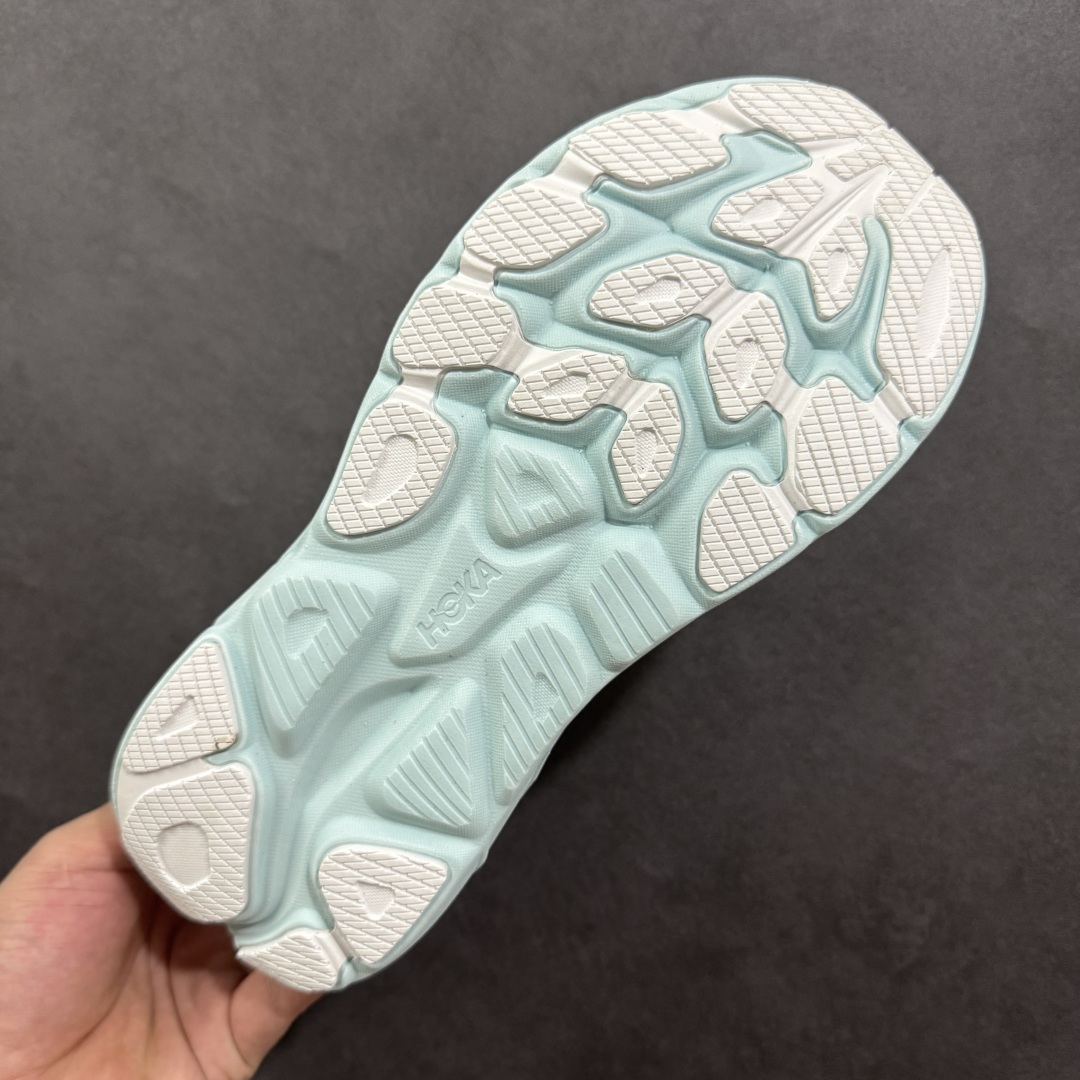 图片[9]-【公司级】HOKA M CLIFTON 10 轻量低帮户外越野跑鞋 户外山脉越野轻量运动跑鞋 鞋面用轻的无缝架构 鞋带用了弹性不易松脱的扁宽弹性鞋带 轻薄的TPU贴在透气的鞋面上 前掌与中掌部分进行加宽 橡胶大底 EVA缓震鞋底用滚动平衡技术引导跑者自然步态 货号：1162031 尺码：36 36.5 37.5 38 38.5 39 40 40.5 41 42 42.5 43 44 45 46-选品中心