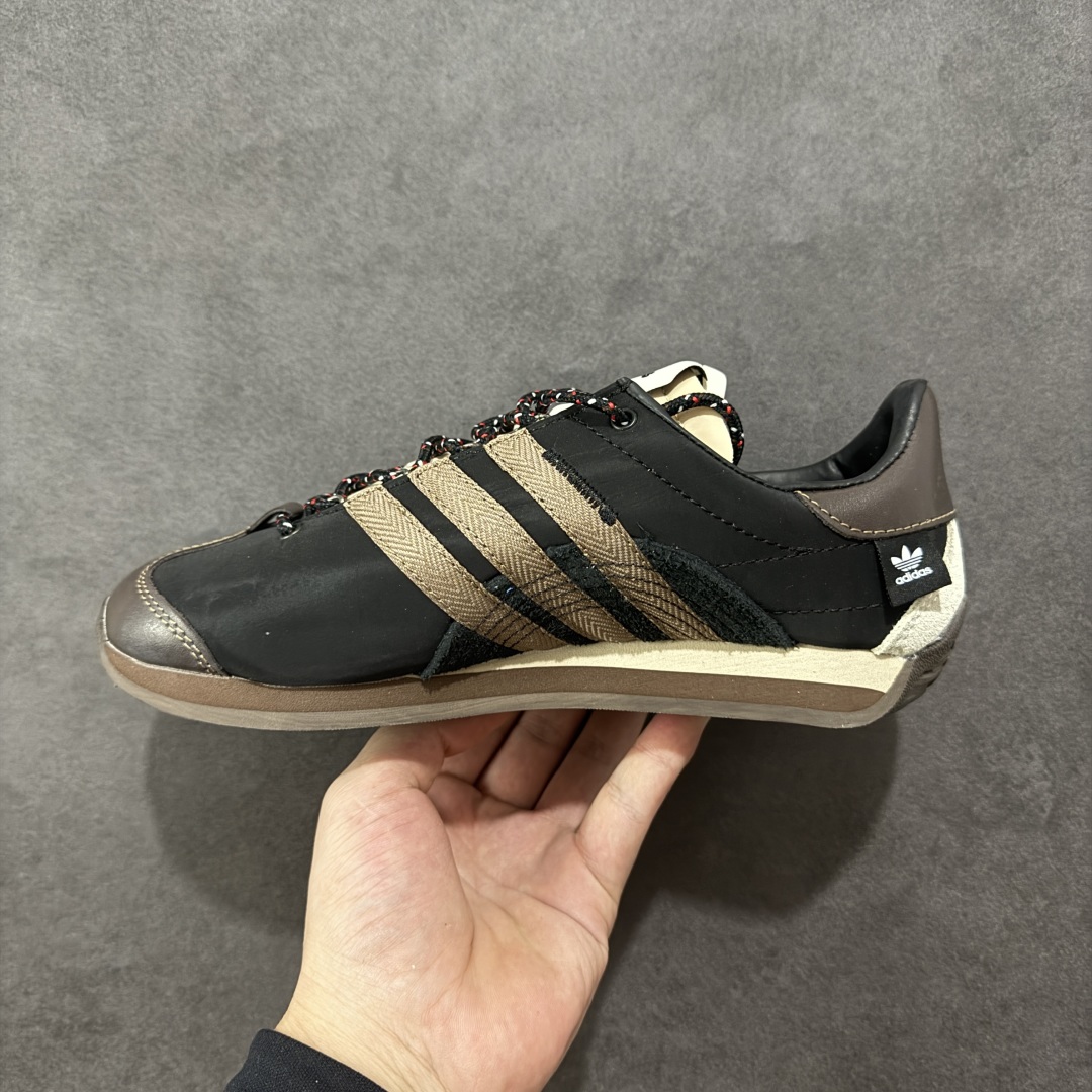 图片[2]-【福利版】Adidas x Song For The Mute 联名款 阿迪三叶草休闲板鞋 #联名款采用尼龙和绒面革的梦幻拼接 低调而富有质感 呈现SFTM一贯的面料美学 皮革材质和尼龙布材质的组合也更具是时代感 亮点十足的斑点鞋带 体现怀旧主义和前卫设计无缝交织 货号： ID3546 尺码：36-45-选品中心