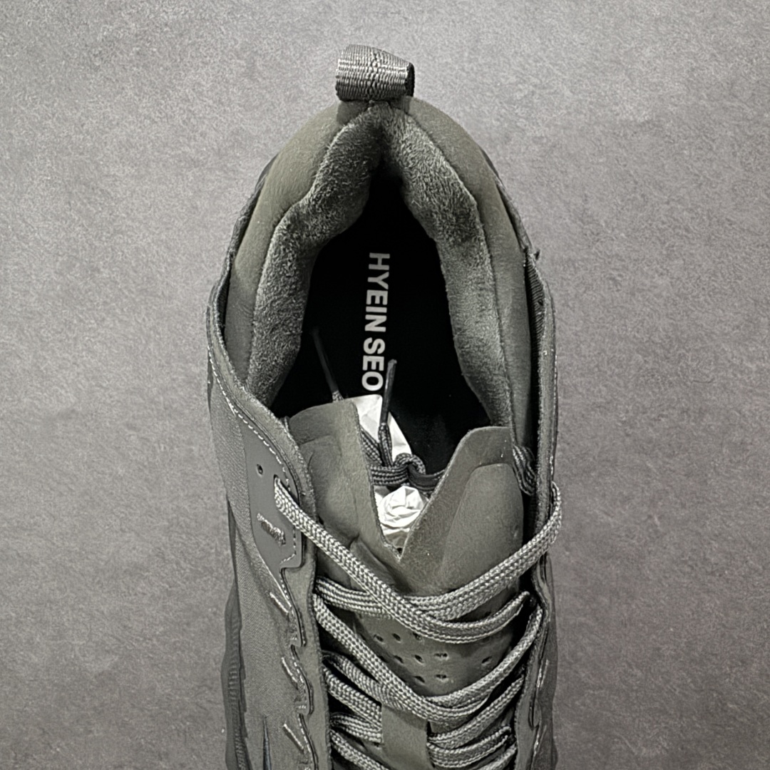 图片[7]-【公司级】Nk Ava Rover Hs 低帮复古运动鞋 该鞋款采用流线型轮廓设计，鞋面结合 TPU 网格支撑结构，中底搭载 ReactX 泡棉材质，外底为 华夫底纹，整体呈现机能风风格。 设计风格：以流线型轮廓和轻薄物料鞋面为主，TPU 网格状支撑结构增强支撑性。 中底技术：采用 ReactX 泡棉材质，提供缓震性能。 外底设计：华夫底纹外底兼顾灵活度和抓地力。 货号：HQ2863-300 尺码：36 36.5 37.5 38 38.5 39 40 40.5 41 42 42.5 43 44 44.5 45-选品中心