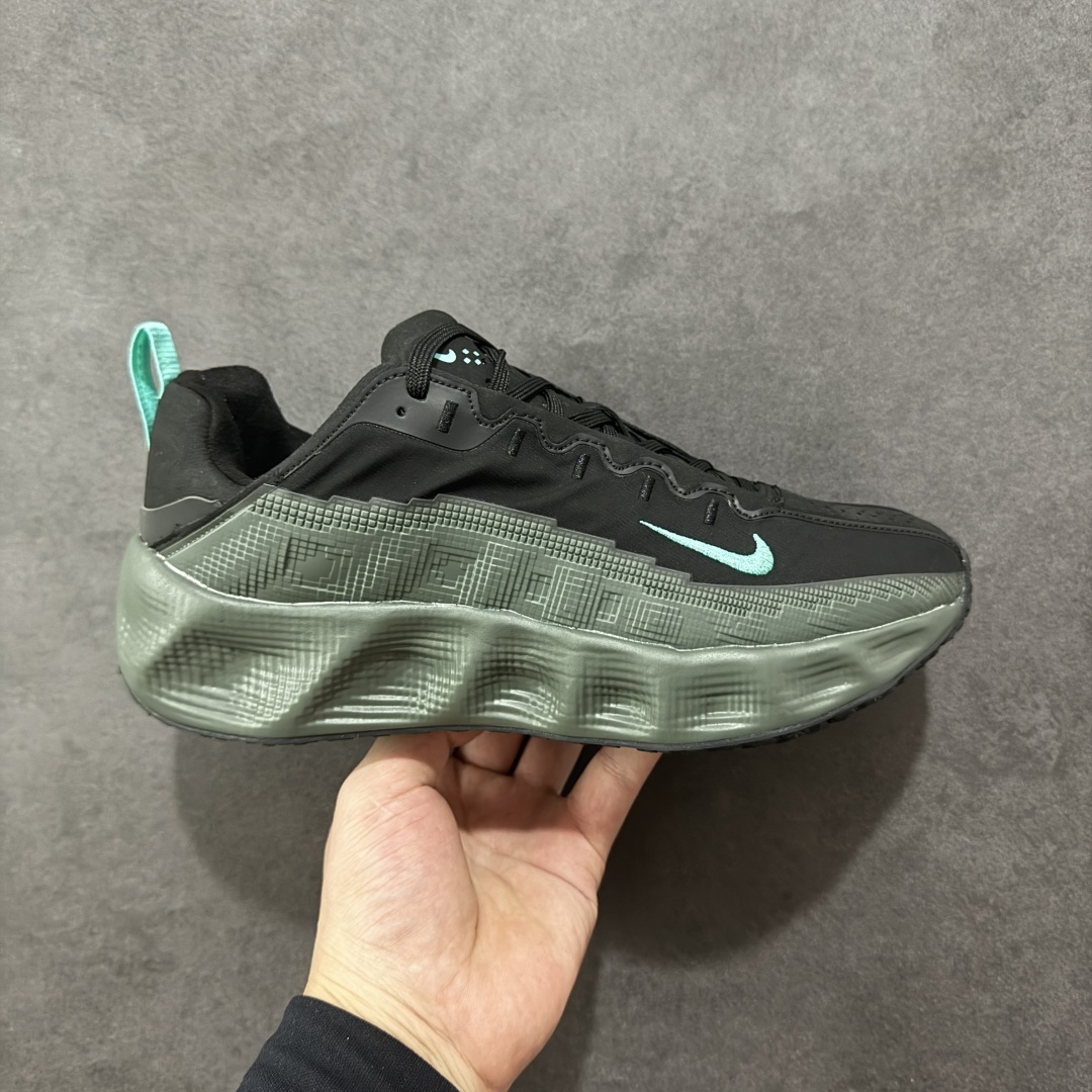 【公司级】Nk Ava Rover Hs 低帮复古运动鞋 该鞋款采用流线型轮廓设计,鞋面结合 TPU 网格支撑结构,中底搭载 ReactX 泡棉材质,外底为 华夫底纹,整体呈现机能风风格。 设计风格:以流线型轮廓和轻薄物料鞋面为主,TPU 网格状支撑结构增强支撑性。 中底技术:采用 ReactX 泡棉材质,提供缓震性能。 外底设计:华夫底纹外底兼顾灵活度和抓地力。 货号:DX4215-006 尺码:36 36.5 37.5 38 38.5 39 40 40.5 41 42 42.5 43 44 44.5 45-选品中心