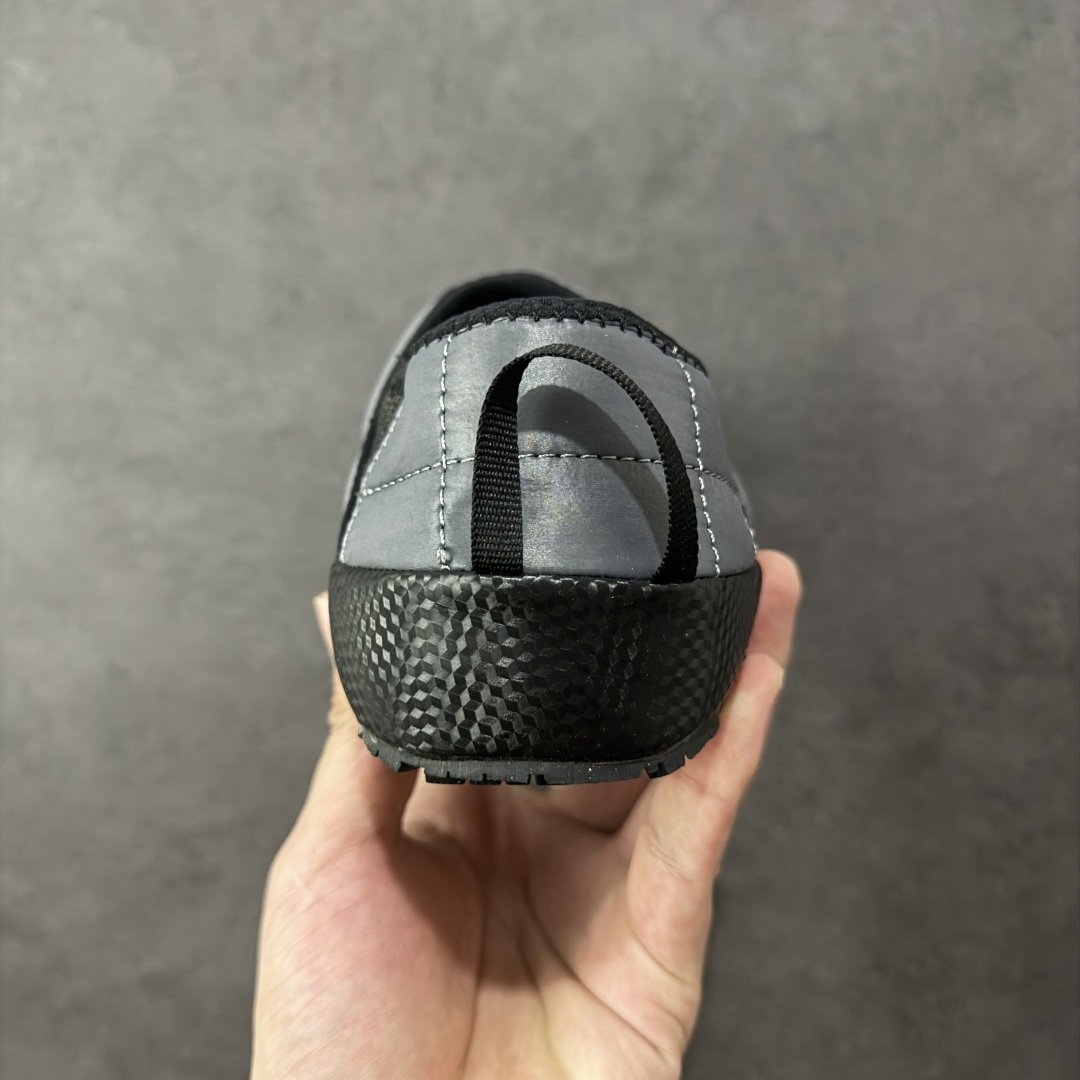 图片[4]-【公司级】The North Face/TNF/北面/乐斯菲斯 家居棉鞋 逛街休闲鞋 ，男女鞋采用尼龙布填充棉鞋面材质，内嵌毛绒里衬和鞋垫,保暖锁热，外置防滑耐磨橡胶底片❗️户外轻旅者鞋履,著名户外品牌-北面The North Face THERMOBALL™ TRACTION MULE V 牵引5代系列户外穆勒风舒适保暖休闲运动踩跟便鞋 类型：男女鞋 尺码：36 37 38 39 40 41 42 43 44 45-选品中心