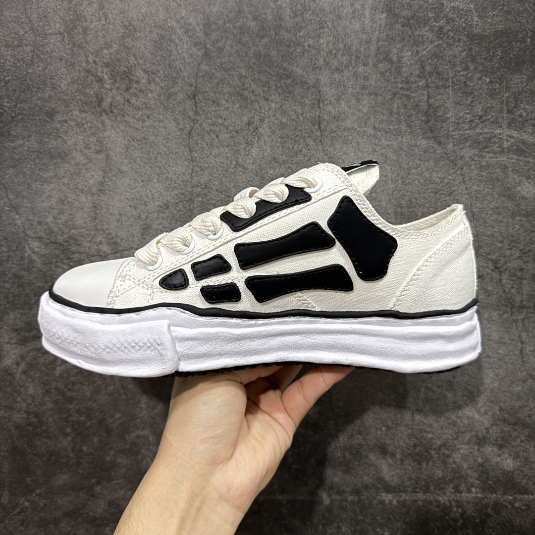 图片[2]-【莞产纯原】MMY X AMIRI 联名款骨头鞋溶解鞋 黑白碰撞，独特骨骼线条设计，这双板鞋将个性与时尚完美融合。上脚瞬间，街头潮流感拉满，每一步都踏出不羁态度 。原版开模复刻 还原正品味道 顶级版本！ 尺码：35-45 ✔ 鞋面采用进口帆布+进口牛皮 ✔ 内里采用顶级帆布 ✔ 二次成型不规则大底 防滑耐磨-选品中心