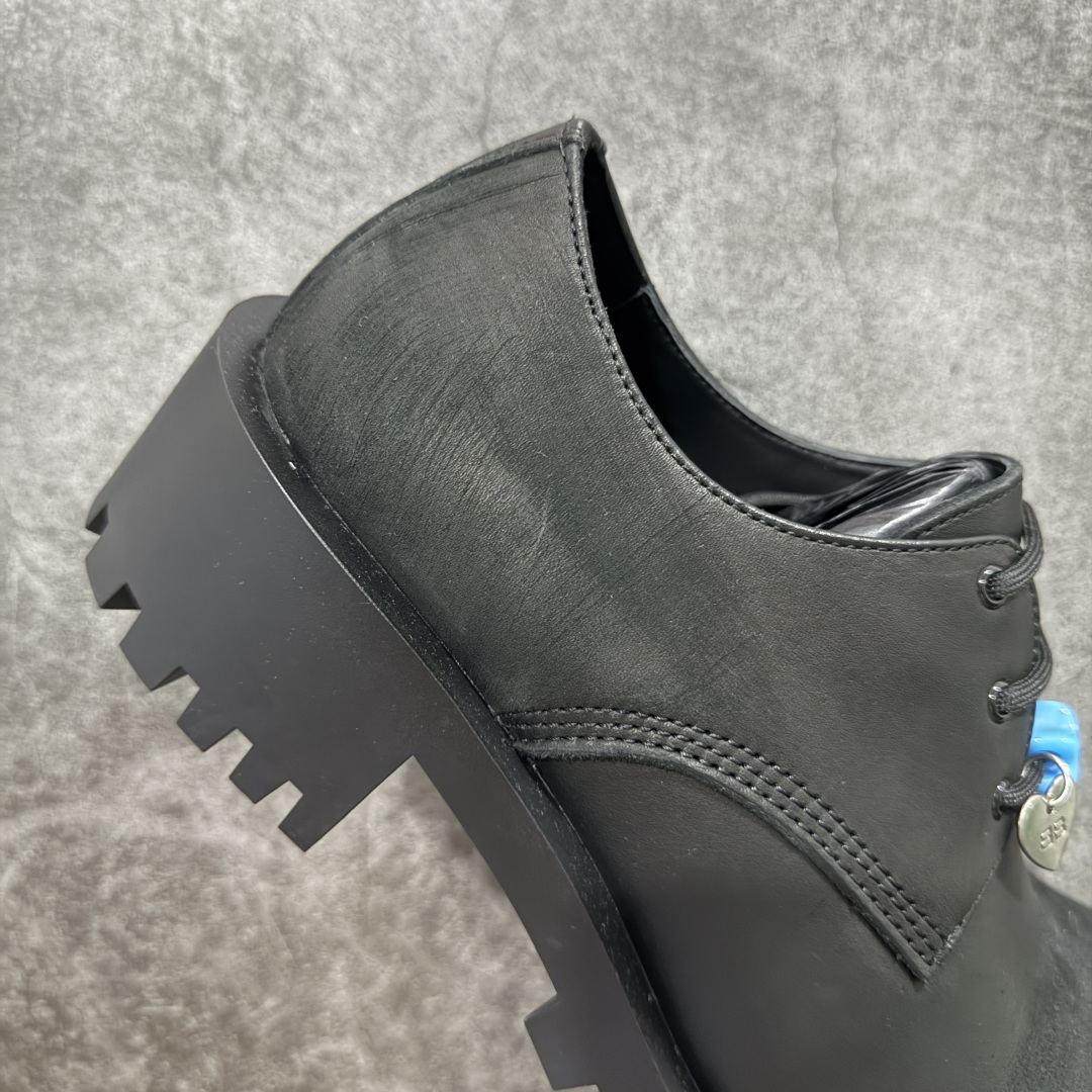 图片[7]-【莞产G版】Balenciaga Hummer 巴黎世家牛皮革公牛皮 圆头系带德比做旧休闲鞋 象征着时尚的前沿 款式典雅而时尚 突显法式高雅气息 众多国内外一线潮流明星上脚加持 舒适鞋面 具有很好的延展性和透气性 外观设计鞋身运用简洁的黑色进行搭配 上脚颜值高 鞋跟耐磨性强 不易打滑 尺码：39-45（偏大一码）-选品中心