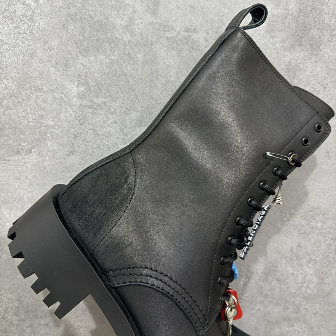 图片[7]-本的【莞产G版】Balenciaga Hummer 巴黎世家牛皮 圆头系带短筒马丁靴 原版购入开发 做货 极致做旧 巴黎世家做旧的款式百分之90都是好看的 这双靴子也不例外 破旧风格 双层材质 外层粗帆布做了磨损和褪色处理 内层做了透气网状里布 比较惊艳的是鞋底和鞋侧橡胶 原版定制进口做旧帆布 原版进口透气网里 原版开模橡胶大底 增高底厚5CM超显大长腿NCC 尺码： 39 40 41 42 43 44 45-选品中心