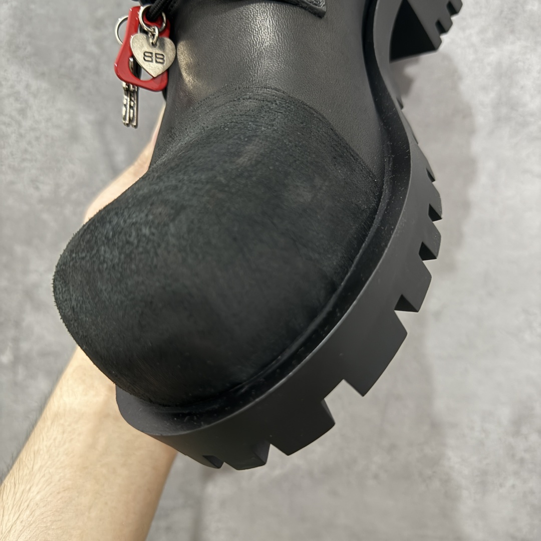图片[5]-本的【莞产G版】Balenciaga Hummer 巴黎世家牛皮 圆头系带短筒马丁靴 原版购入开发 做货 极致做旧 巴黎世家做旧的款式百分之90都是好看的 这双靴子也不例外 破旧风格 双层材质 外层粗帆布做了磨损和褪色处理 内层做了透气网状里布 比较惊艳的是鞋底和鞋侧橡胶 原版定制进口做旧帆布 原版进口透气网里 原版开模橡胶大底 增高底厚5CM超显大长腿NCC 尺码： 39 40 41 42 43 44 45-选品中心