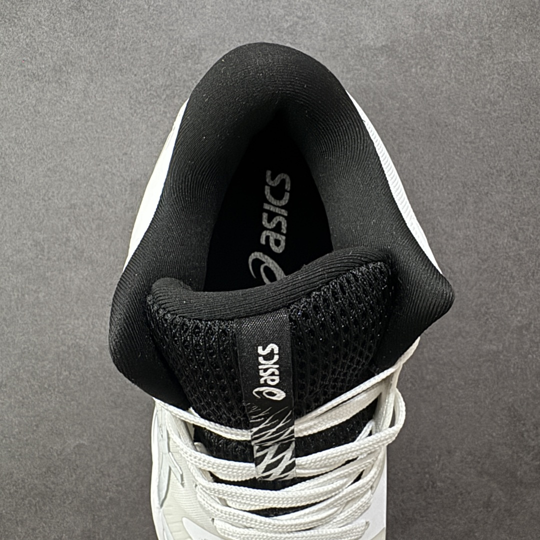 图片[7]-【公司级】Asics Sky Elite FF 3 亚瑟士舒适百搭 中帮 排球训练鞋 男女款 白银 一款专为排球运动员设计的高性能运动鞋。中底采用亚瑟士独家的ff blast+发泡材质，不仅强化了回弹性能，还让触地体验更加柔软。这种材料在提供充足缓震的同时，还能帮助运动员更有效地利用地面反作用力，从而增强弹跳力。为了提升运动时的稳定性，Asics Sky Elite FF 3排球鞋内置了巨型树脂支撑片risetruss。这一设计能够防止脚部在快速移动或跳跃时发生扭转，让运动员能够更自信地应对各种动作。鞋底采用耐磨橡胶材质，这种材料具有出色的耐磨性和抓地力。无论是在室内木地板还是室外场地，Asics Sky Elite FF 3排球鞋都能提供稳定的支撑和抓地效果。鞋面材料经过精心挑选，既保证了足够的强度，又具有良好的透气性。这样，运动员在运动过程中就能保持脚部的干爽和舒适。Asics Sky Elite FF 3排球鞋凭借其出色的科技亮点、设计特点和适用场景与人群，成为了一款备受排球运动员青睐的高性能运动鞋。货号：1051A084-105 尺码：36 37 37.5 38 39 39.5 40 40.5 41.5 42 42.5 43.5 44 44.5 45 46 编码：GLB250260-选品中心