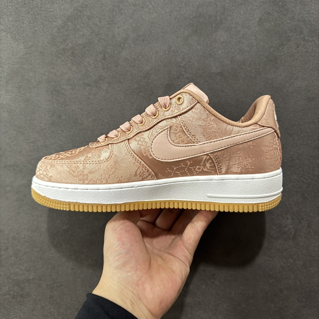 图片[2]-【福利版】CLOT x NK Air Force 1 陈冠希联名款空军一号低帮 粉丝绸 CJ5290-600 工厂清货套现 可撕双层鞋面 外贸专供品质 尺码：36 36.5 37.5 38 38.5 39 40 40.5 41 42 42.5 43 44 44.5 45-选品中心