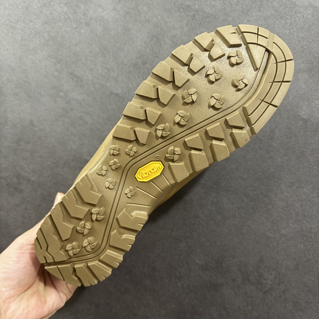 图片[9]-【广东纯原版本】The North Face 北面 户外运动休闲登山鞋越野徒步鞋 #大厂品质 面料采用进口牛皮 鞋底采用Vibram黄金大底 专门为鞋底设计的橡胶以出色的耐磨性 良好的防滑性或得不少户外运动爱好者的喜欢 专业户外登山品牌（北面）The North Face自1966年创立，由两位热爱登山徒步的年轻登山者于美西旧金山开创，不断透过研发与创新，并且将最先进的技术结合在服装与鞋款设计，生产多种外型帅气且专业能力非常强的户外运动装备而备受欢迎。 尺码：40-45-选品中心