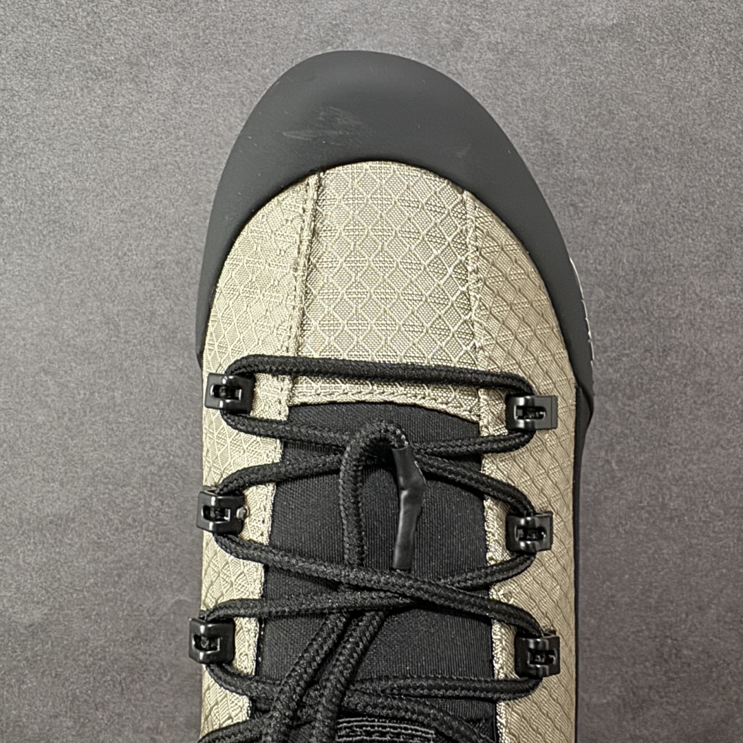 图片[8]-【广东纯原版本】The North Face 北面 户外运动休闲登山鞋越野徒步鞋 #大厂品质 面料采用进口牛皮 鞋底采用Vibram黄金大底 专门为鞋底设计的橡胶以出色的耐磨性 良好的防滑性或得不少户外运动爱好者的喜欢 专业户外登山品牌（北面）The North Face自1966年创立，由两位热爱登山徒步的年轻登山者于美西旧金山开创，不断透过研发与创新，并且将最先进的技术结合在服装与鞋款设计，生产多种外型帅气且专业能力非常强的户外运动装备而备受欢迎。 尺码：40-45-选品中心