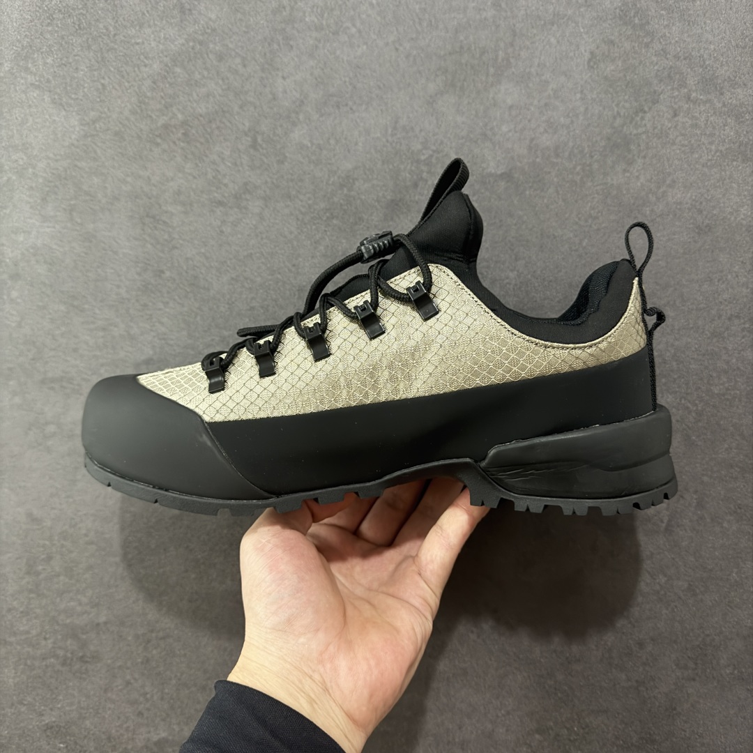 图片[2]-【广东纯原版本】The North Face 北面 户外运动休闲登山鞋越野徒步鞋 #大厂品质 面料采用进口牛皮 鞋底采用Vibram黄金大底 专门为鞋底设计的橡胶以出色的耐磨性 良好的防滑性或得不少户外运动爱好者的喜欢 专业户外登山品牌（北面）The North Face自1966年创立，由两位热爱登山徒步的年轻登山者于美西旧金山开创，不断透过研发与创新，并且将最先进的技术结合在服装与鞋款设计，生产多种外型帅气且专业能力非常强的户外运动装备而备受欢迎。 尺码：40-45-选品中心