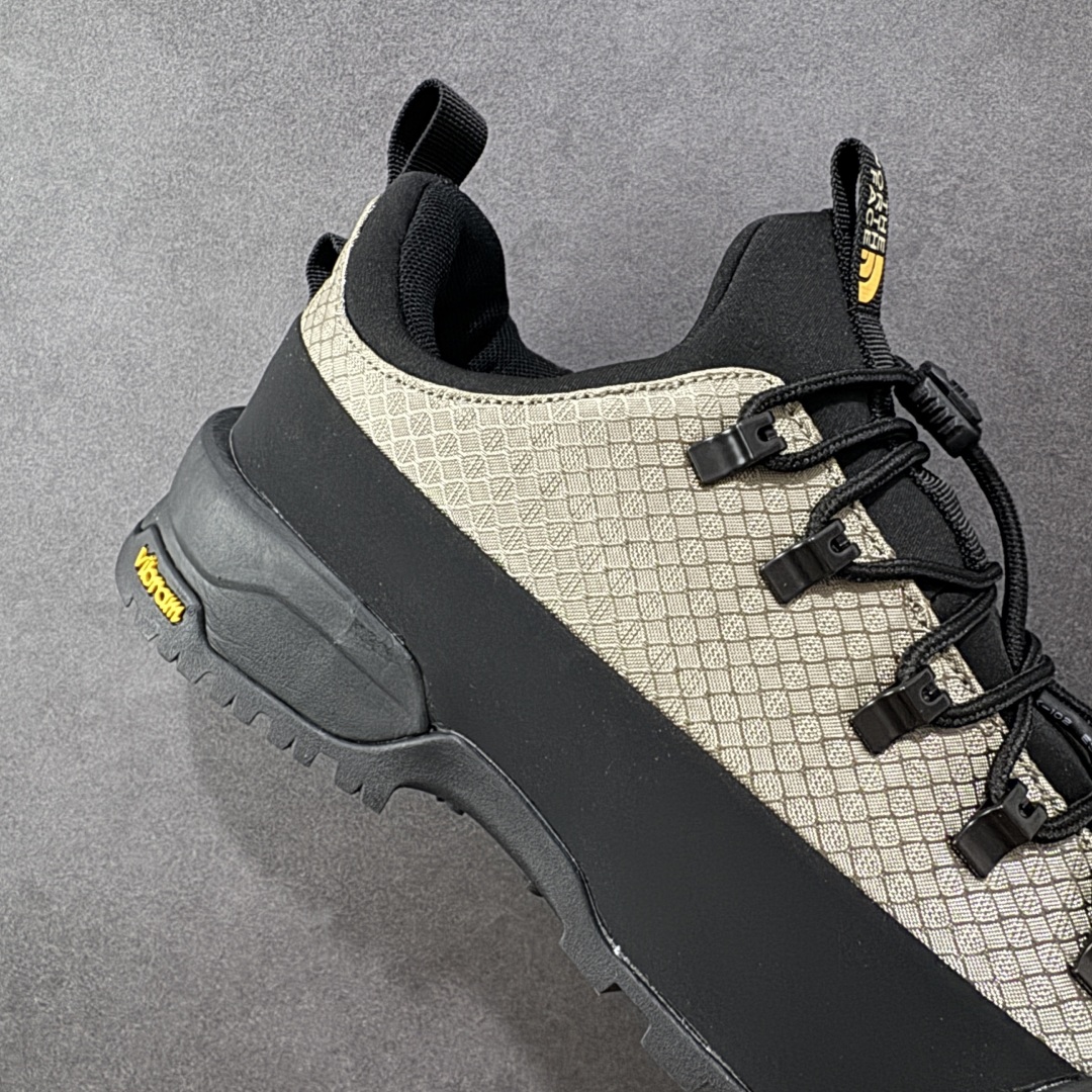 图片[6]-【广东纯原版本】The North Face 北面 户外运动休闲登山鞋越野徒步鞋 #大厂品质 面料采用进口牛皮 鞋底采用Vibram黄金大底 专门为鞋底设计的橡胶以出色的耐磨性 良好的防滑性或得不少户外运动爱好者的喜欢 专业户外登山品牌（北面）The North Face自1966年创立，由两位热爱登山徒步的年轻登山者于美西旧金山开创，不断透过研发与创新，并且将最先进的技术结合在服装与鞋款设计，生产多种外型帅气且专业能力非常强的户外运动装备而备受欢迎。 尺码：40-45-选品中心