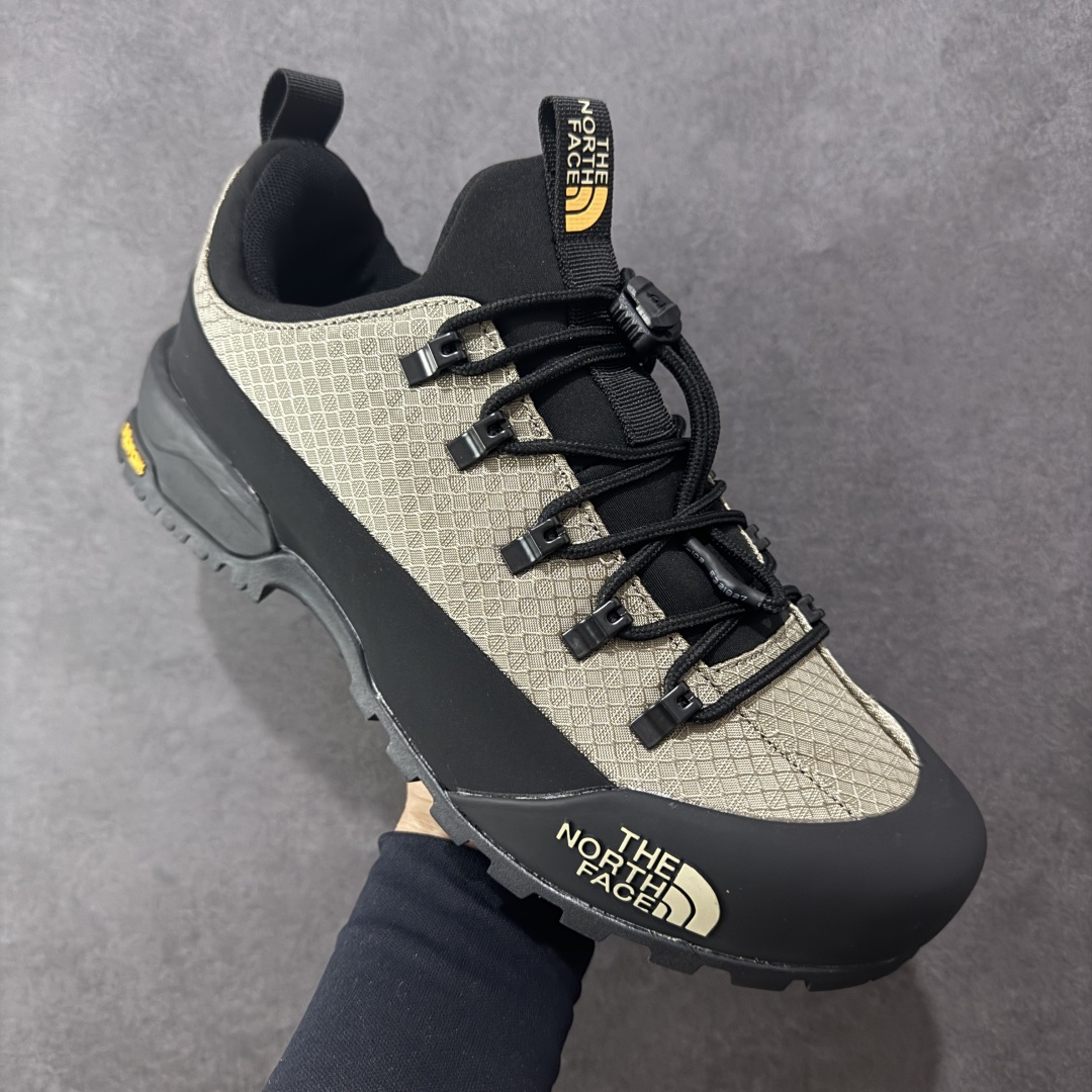 图片[3]-【广东纯原版本】The North Face 北面 户外运动休闲登山鞋越野徒步鞋 #大厂品质 面料采用进口牛皮 鞋底采用Vibram黄金大底 专门为鞋底设计的橡胶以出色的耐磨性 良好的防滑性或得不少户外运动爱好者的喜欢 专业户外登山品牌（北面）The North Face自1966年创立，由两位热爱登山徒步的年轻登山者于美西旧金山开创，不断透过研发与创新，并且将最先进的技术结合在服装与鞋款设计，生产多种外型帅气且专业能力非常强的户外运动装备而备受欢迎。 尺码：40-45-选品中心
