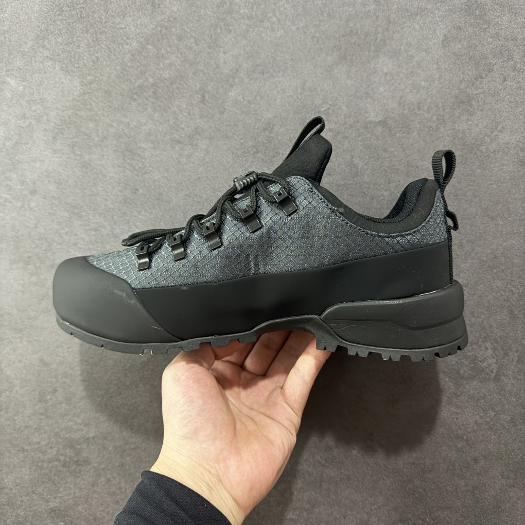 图片[2]-【广东纯原版本】The North Face 北面 户外运动休闲登山鞋越野徒步鞋 #大厂品质 面料采用进口牛皮 鞋底采用Vibram黄金大底 专门为鞋底设计的橡胶以出色的耐磨性 良好的防滑性或得不少户外运动爱好者的喜欢 专业户外登山品牌（北面）The North Face自1966年创立，由两位热爱登山徒步的年轻登山者于美西旧金山开创，不断透过研发与创新，并且将最先进的技术结合在服装与鞋款设计，生产多种外型帅气且专业能力非常强的户外运动装备而备受欢迎。 尺码：40-45-选品中心