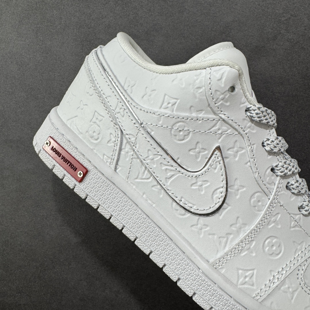 图片[6]-【定制版】海外爆款限量发售！高端定制Air Jordan 1 Low AJ1 乔1 “LV路易威登联名—纯白立体LV印花”高端定制 低帮复古篮球鞋 #定制鞋盒 大厂纯原品质出货 超高清洁度 皮料切割干净无任何毛边 细节完美 货号：LR2025-010 尺码：36 36.5 37.5 38 38.5 39 40 40.5 41 42 42.5 43 44 44.5 45-选品中心
