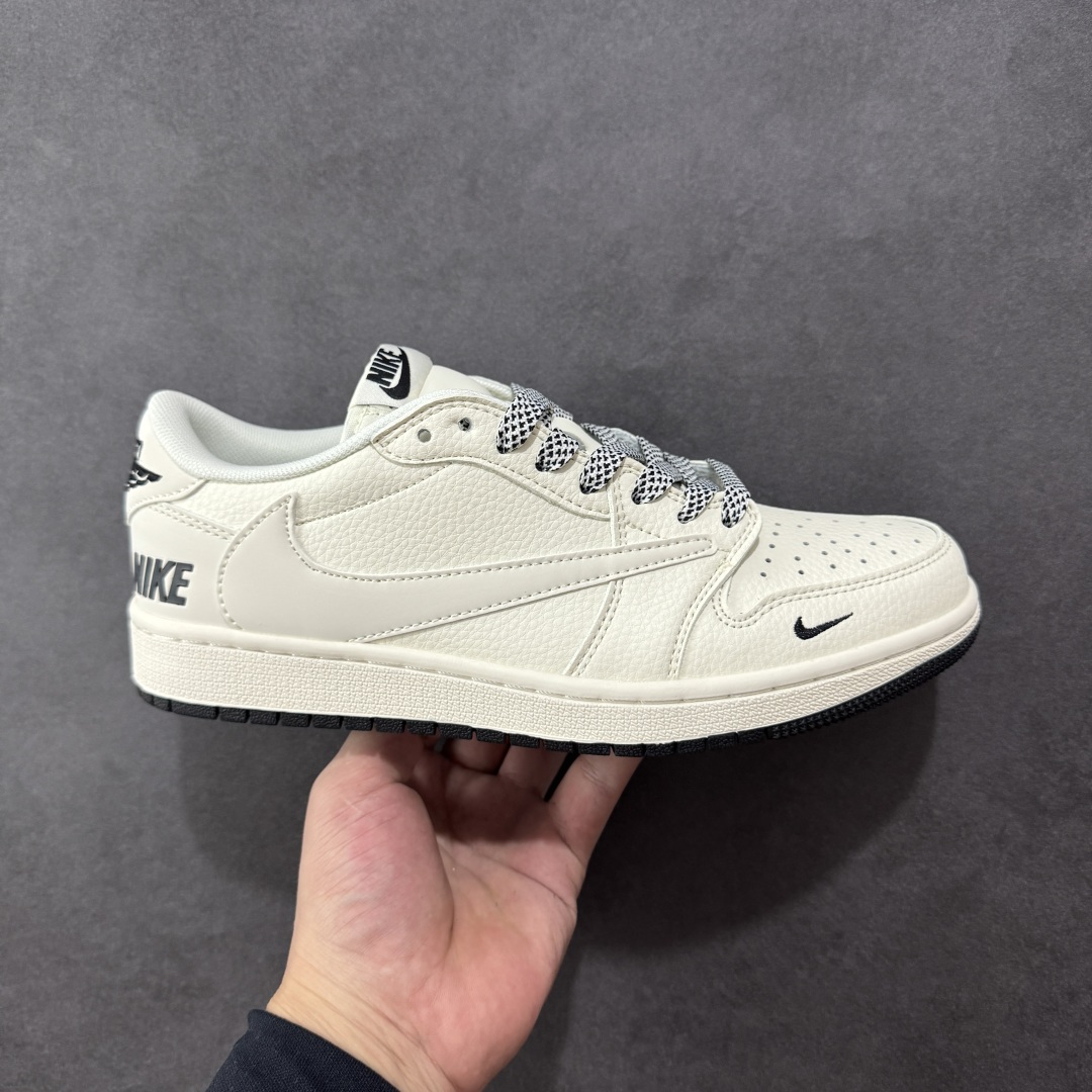 【定制版】Fragment x Travis Scott xDior Air Jordan 1 Low 三方联名倒钩 整双鞋以全荔枝皮打造,腰身搭配白色「倒勾」,再点缀上Travis Scott 标志性的Logo,后跟处以藤原浩最拿手的蓝色为主色调,完善极具Fragment Design的白蓝黑设计风格,左右脚分别以Travis Scott鬼脸和乔丹飞翼加以修饰,彰显出三方联名的奢华格调 尺码: 36 36.5 37.5 38 38.5 39 40 40.5 41 42 42.5 43 44 45 货号:JP1628-254 编码:HXSB330340-选品中心