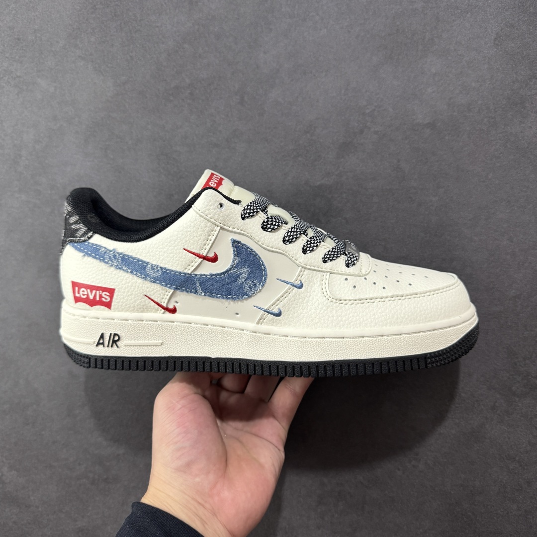 【定制版】Nike Air Force 1\'07 Low 李维斯联名 米蓝牛仔四勾 空军一号低帮休闲板鞋  #原楦头原纸板 原装鞋盒 定制五金配件 内置全掌气垫 原厂鞋底 货号:QW5606-261  尺码:36 36.5 37.5 38 38.5 39 40 40.5 41 42 42.5 43 44 44.5 45-选品中心