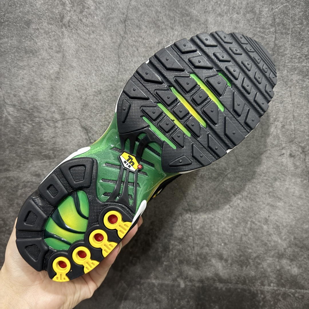 图片[9]-【Max纯原版】Nike Air Max Plus TN气垫系列跑鞋 全新一比一高端版本 真正的市场T1品质 更多配色陆续出货 真正的用心研发 一点一点抠出来的 品质 品控细节 随便闭眼对比市场任何版本 全套原纸板楦头开发 完美呈现版型 工艺流程均与原鞋保持一致 Turned Air 中底缓震技术 鞋面弧度与大底弧度一致 鞋头正确TPU材质 鞋面高频TPU材质1.0厚度 原鞋一致层次感 超越公司货的品控标准 多道QC质检 货号：IB7671-700 尺码：36 36.5 37.5 38 38.5 39 40 40.5 41 42 42.5 43 44 44.5 45 46-选品中心