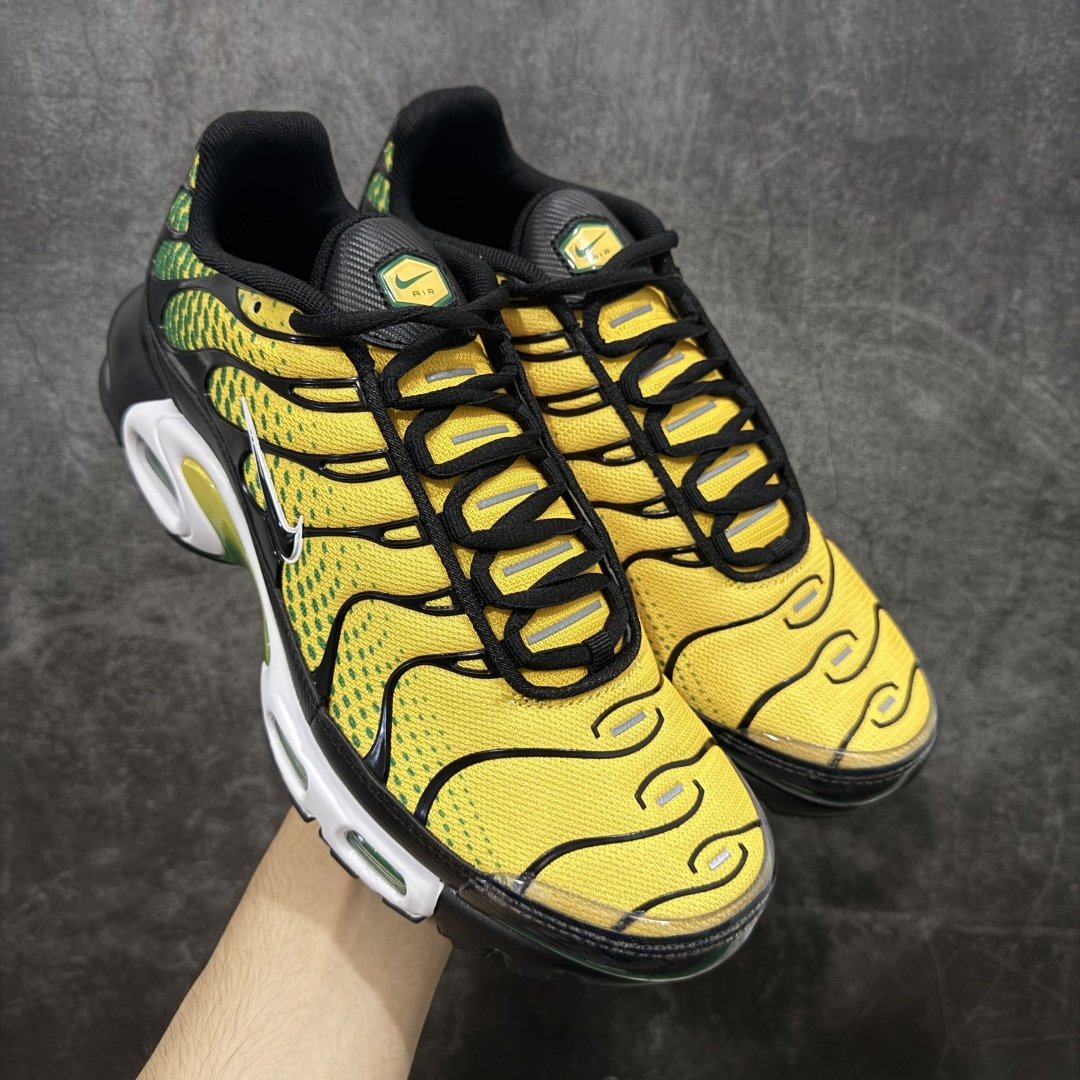 【Max纯原版】Nike Air Max Plus TN气垫系列跑鞋 全新一比一高端版本 真正的市场T1品质 更多配色陆续出货 真正的用心研发 一点一点抠出来的 品质 品控细节 随便闭眼对比市场任何版本 全套原纸板楦头开发 完美呈现版型 工艺流程均与原鞋保持一致 Turned Air 中底缓震技术 鞋面弧度与大底弧度一致 鞋头正确TPU材质 鞋面高频TPU材质1.0厚度 原鞋一致层次感 超越公司货的品控标准 多道QC质检 货号:IB7671-700 尺码:36 36.5 37.5 38 38.5 39 40 40.5 41 42 42.5 43 44 44.5 45 46-选品中心
