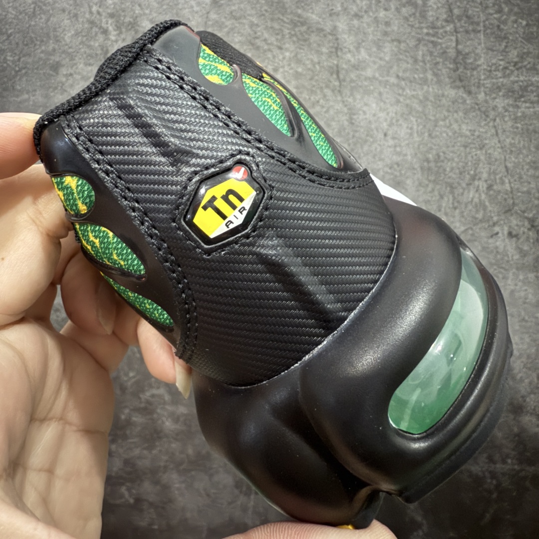 图片[2]-【Max纯原版】Nike Air Max Plus TN气垫系列跑鞋 全新一比一高端版本 真正的市场T1品质 更多配色陆续出货 真正的用心研发 一点一点抠出来的 品质 品控细节 随便闭眼对比市场任何版本 全套原纸板楦头开发 完美呈现版型 工艺流程均与原鞋保持一致 Turned Air 中底缓震技术 鞋面弧度与大底弧度一致 鞋头正确TPU材质 鞋面高频TPU材质1.0厚度 原鞋一致层次感 超越公司货的品控标准 多道QC质检 货号：IB7671-700 尺码：36 36.5 37.5 38 38.5 39 40 40.5 41 42 42.5 43 44 44.5 45 46-选品中心