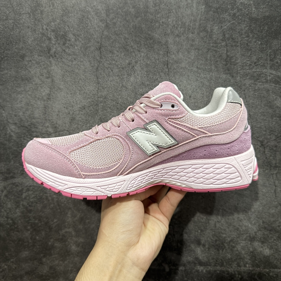 图片[2]-【小总裁版】NB New Balance M2002RCR 粉色 总裁平替版 品质很好 正确材料 正确组合大底 可高价零售‼️ 全套原楦原纸板原厂数据开发 原厂网纱 原装进口皮料 正确绒感卡色 正确中底拉帮中底网布细节 一比一手工擦旧效果 冲裁组合 匠心打造 耗时两个月开发完成 工艺极其复杂难度可想而知 新开独立私模大底 全网唯一正确做旧组合大底 高端零售专供产物 尺码：36 37 37.5 38 38.5 39.5 40 40.5 41.5 42 42.5 43 44 44.5 45 45.5 46.5-选品中心