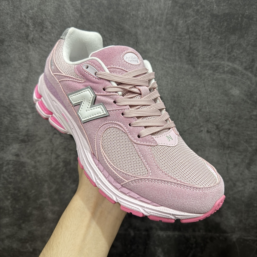 图片[3]-【小总裁版】NB New Balance M2002RCR 粉色 总裁平替版 品质很好 正确材料 正确组合大底 可高价零售‼️ 全套原楦原纸板原厂数据开发 原厂网纱 原装进口皮料 正确绒感卡色 正确中底拉帮中底网布细节 一比一手工擦旧效果 冲裁组合 匠心打造 耗时两个月开发完成 工艺极其复杂难度可想而知 新开独立私模大底 全网唯一正确做旧组合大底 高端零售专供产物 尺码：36 37 37.5 38 38.5 39.5 40 40.5 41.5 42 42.5 43 44 44.5 45 45.5 46.5-选品中心