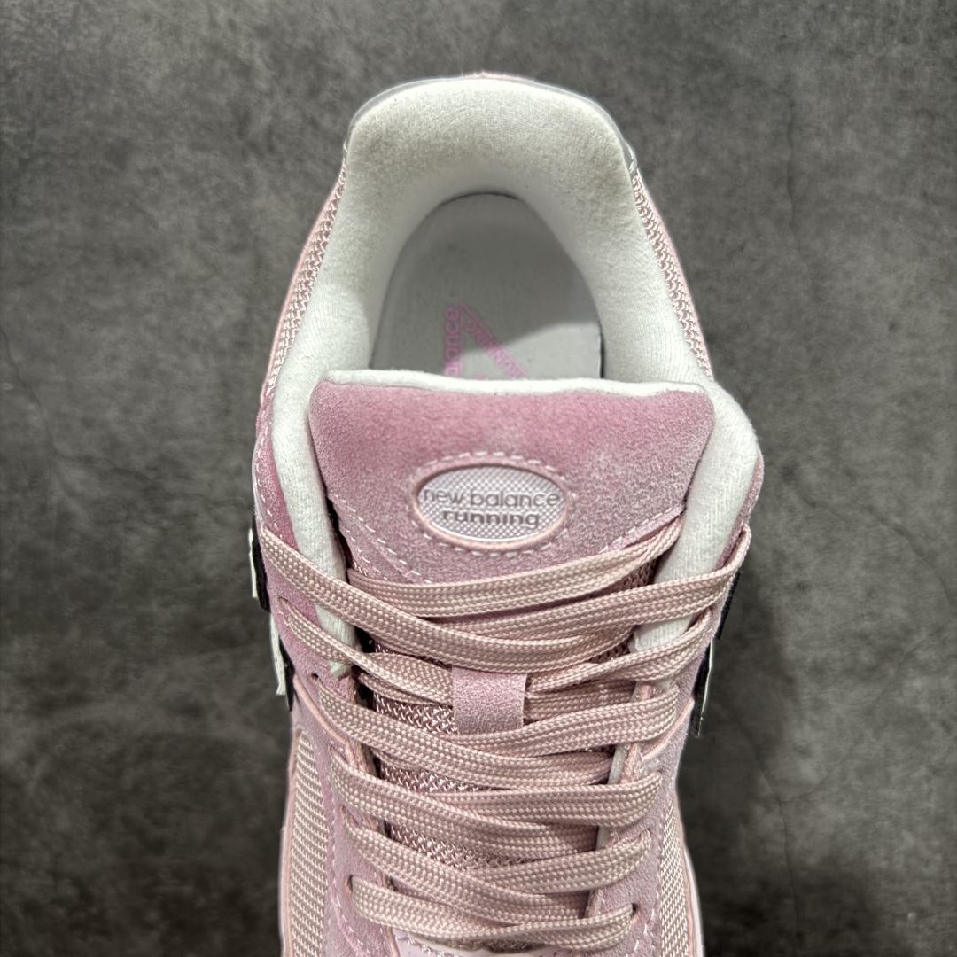 图片[8]-【小总裁版】NB New Balance M2002RCR 粉色 总裁平替版 品质很好 正确材料 正确组合大底 可高价零售‼️ 全套原楦原纸板原厂数据开发 原厂网纱 原装进口皮料 正确绒感卡色 正确中底拉帮中底网布细节 一比一手工擦旧效果 冲裁组合 匠心打造 耗时两个月开发完成 工艺极其复杂难度可想而知 新开独立私模大底 全网唯一正确做旧组合大底 高端零售专供产物 尺码：36 37 37.5 38 38.5 39.5 40 40.5 41.5 42 42.5 43 44 44.5 45 45.5 46.5-选品中心