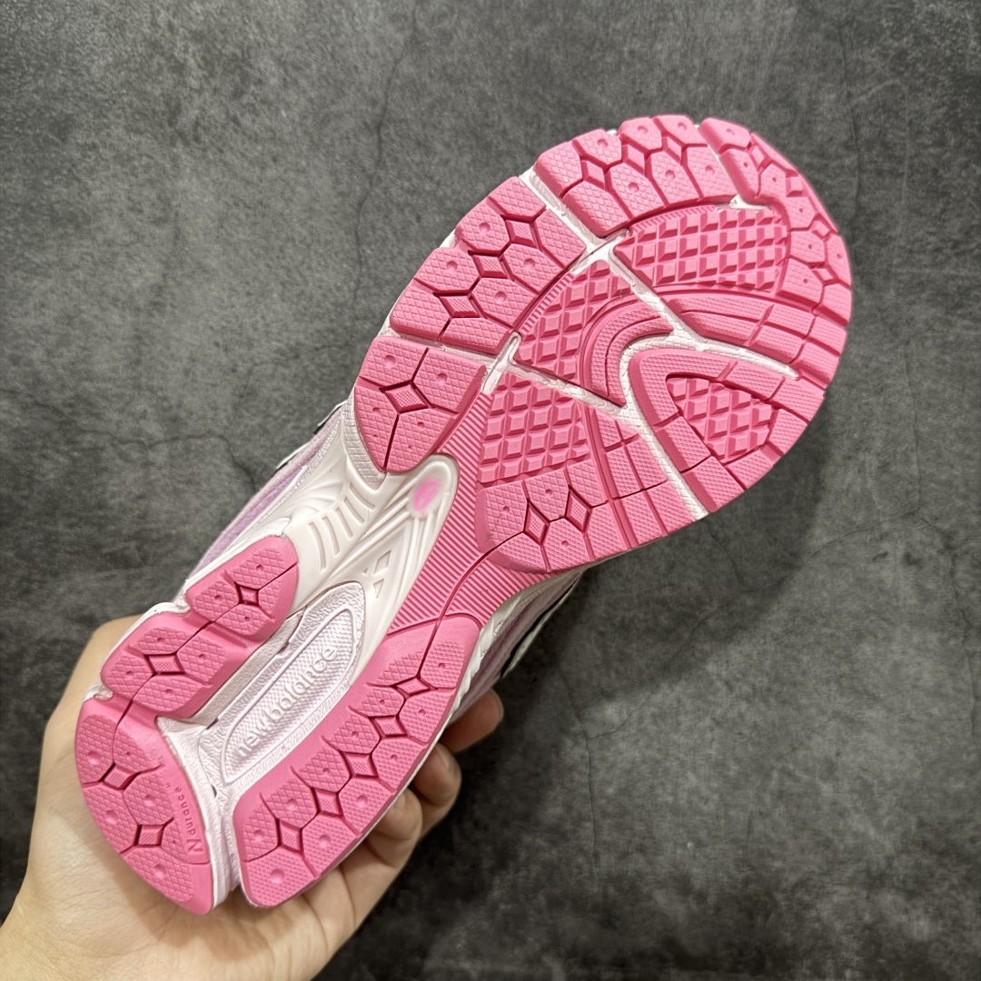 图片[9]-【小总裁版】NB New Balance M2002RCR 粉色 总裁平替版 品质很好 正确材料 正确组合大底 可高价零售‼️ 全套原楦原纸板原厂数据开发 原厂网纱 原装进口皮料 正确绒感卡色 正确中底拉帮中底网布细节 一比一手工擦旧效果 冲裁组合 匠心打造 耗时两个月开发完成 工艺极其复杂难度可想而知 新开独立私模大底 全网唯一正确做旧组合大底 高端零售专供产物 尺码：36 37 37.5 38 38.5 39.5 40 40.5 41.5 42 42.5 43 44 44.5 45 45.5 46.5-选品中心