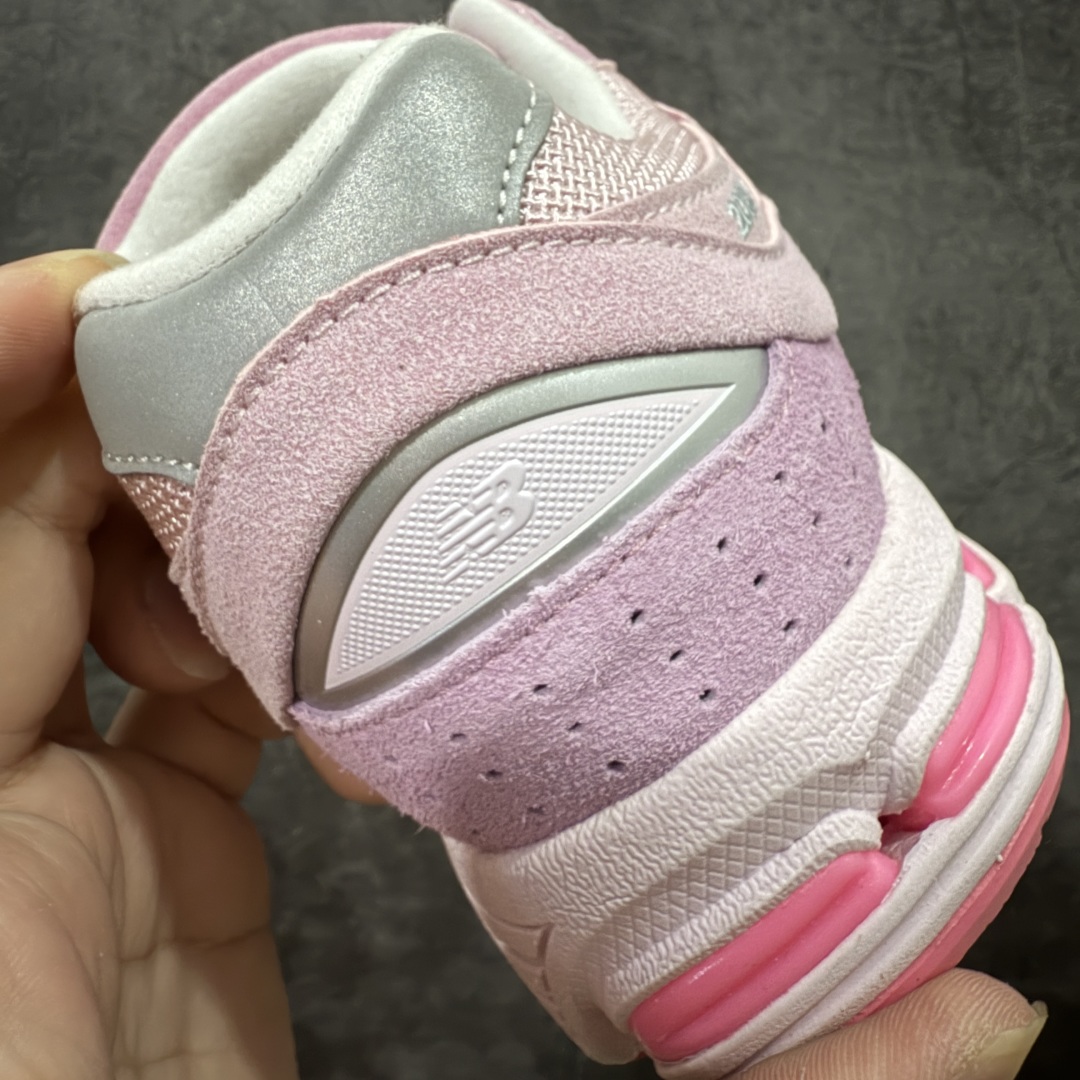 图片[2]-【小总裁版】NB New Balance M2002RCR 粉色 总裁平替版 品质很好 正确材料 正确组合大底 可高价零售‼️ 全套原楦原纸板原厂数据开发 原厂网纱 原装进口皮料 正确绒感卡色 正确中底拉帮中底网布细节 一比一手工擦旧效果 冲裁组合 匠心打造 耗时两个月开发完成 工艺极其复杂难度可想而知 新开独立私模大底 全网唯一正确做旧组合大底 高端零售专供产物 尺码：36 37 37.5 38 38.5 39.5 40 40.5 41.5 42 42.5 43 44 44.5 45 45.5 46.5-选品中心