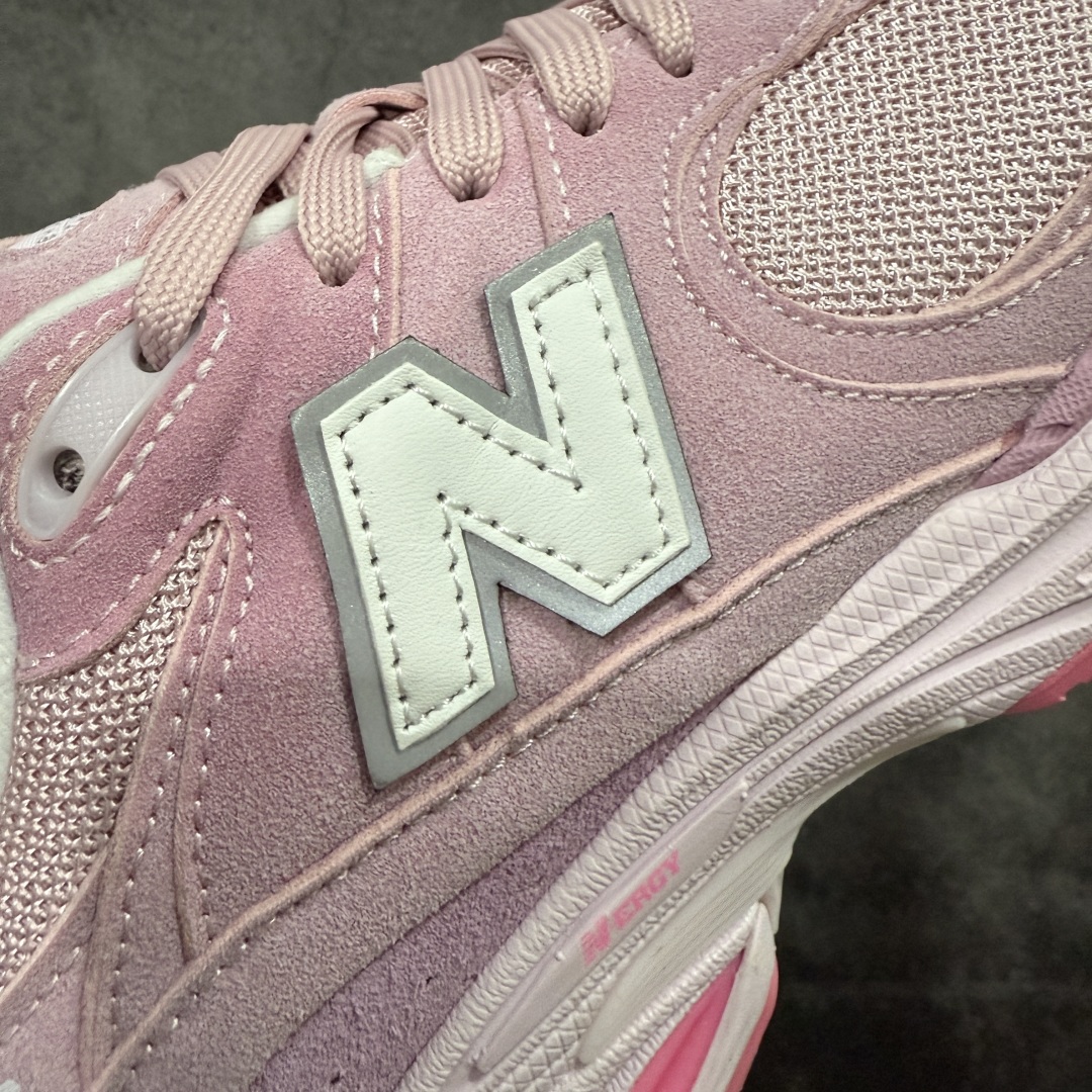 图片[4]-【小总裁版】NB New Balance M2002RCR 粉色 总裁平替版 品质很好 正确材料 正确组合大底 可高价零售‼️ 全套原楦原纸板原厂数据开发 原厂网纱 原装进口皮料 正确绒感卡色 正确中底拉帮中底网布细节 一比一手工擦旧效果 冲裁组合 匠心打造 耗时两个月开发完成 工艺极其复杂难度可想而知 新开独立私模大底 全网唯一正确做旧组合大底 高端零售专供产物 尺码：36 37 37.5 38 38.5 39.5 40 40.5 41.5 42 42.5 43 44 44.5 45 45.5 46.5-选品中心