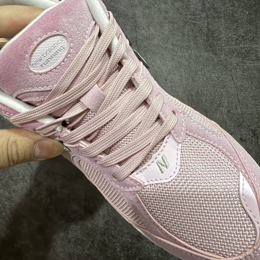 图片[6]-【小总裁版】NB New Balance M2002RCR 粉色 总裁平替版 品质很好 正确材料 正确组合大底 可高价零售‼️ 全套原楦原纸板原厂数据开发 原厂网纱 原装进口皮料 正确绒感卡色 正确中底拉帮中底网布细节 一比一手工擦旧效果 冲裁组合 匠心打造 耗时两个月开发完成 工艺极其复杂难度可想而知 新开独立私模大底 全网唯一正确做旧组合大底 高端零售专供产物 尺码：36 37 37.5 38 38.5 39.5 40 40.5 41.5 42 42.5 43 44 44.5 45 45.5 46.5-选品中心