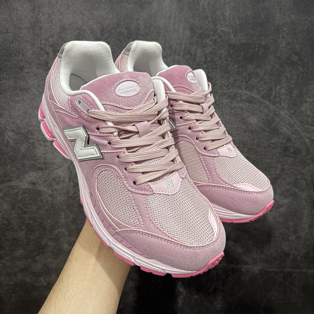 【小总裁版】NB New Balance M2002RCR 粉色 总裁平替版 品质很好 正确材料 正确组合大底 可高价零售‼️ 全套原楦原纸板原厂数据开发 原厂网纱 原装进口皮料 正确绒感卡色 正确中底拉帮中底网布细节 一比一手工擦旧效果 冲裁组合 匠心打造 耗时两个月开发完成 工艺极其复杂难度可想而知 新开独立私模大底 全网唯一正确做旧组合大底 高端零售专供产物 尺码:36 37 37.5 38 38.5 39.5 40 40.5 41.5 42 42.5 43 44 44.5 45 45.5 46.5-选品中心