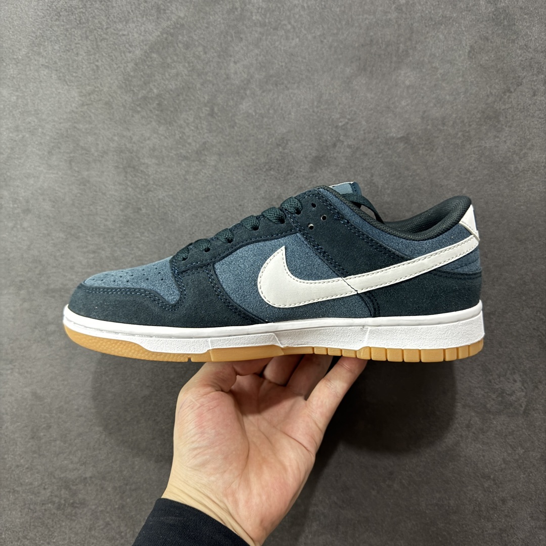 图片[2]-【公司级】耐克Nike SB Dunk Low Retro SE\”Black Grey Gum\”扣篮系列低帮休闲运动滑板板鞋“藏青麂皮生胶”HQ1931-400 #男鞋半码制#更新窄楦翘头版型#采用固色翻毛皮鞋面材质#鞋垫嵌EVA缓震物料#窄版翘头耐磨橡胶大底 尺码：36-45带半码 编码：YBB220230-选品中心