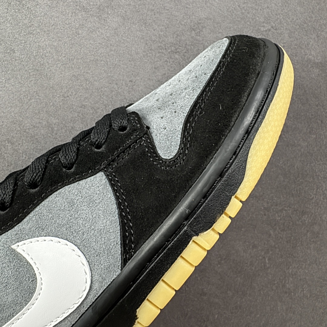 图片[5]-【公司级】耐克Nike SB Dunk Low Retro SE\”Black Grey Gum\”扣篮系列低帮休闲运动滑板板鞋“黑灰麂皮生胶”HQ1931-001 #男鞋半码制#更新窄楦翘头版型#采用固色翻毛皮鞋面材质#鞋垫嵌EVA缓震物料#窄版翘头耐磨橡胶大底 尺码：36-45带半码 编码：YBB220230-选品中心
