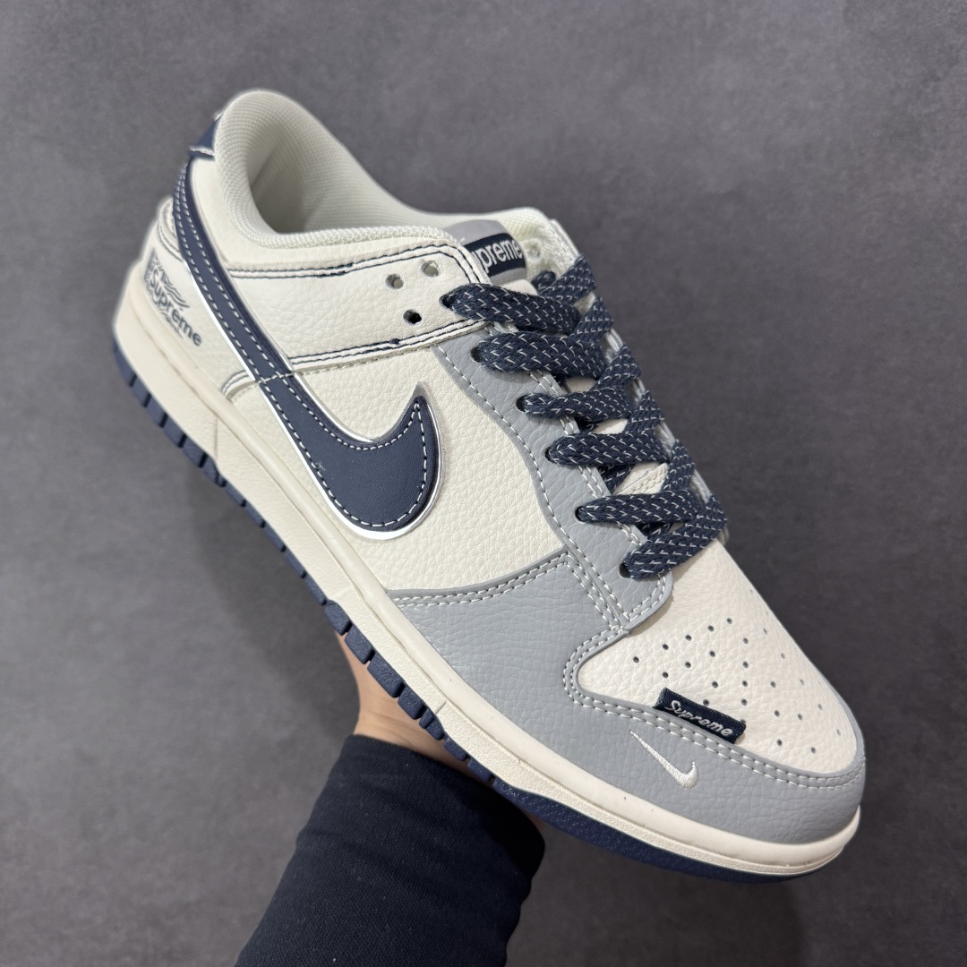 图片[3]-【定制版】Nike SB Dunk Low“SUP联名——灰白蓝配色” 高端定制 低帮休闲板鞋 定制鞋盒 大厂纯原品质出货 超高清洁度 皮料切割干净无任何毛边 细节完美 货号：SD6868-102 尺码：36 36.5 37.5 38 38.5 39 40 40.5 41 42 42.5 43 44 44.5 45 编码：CCB310320-选品中心