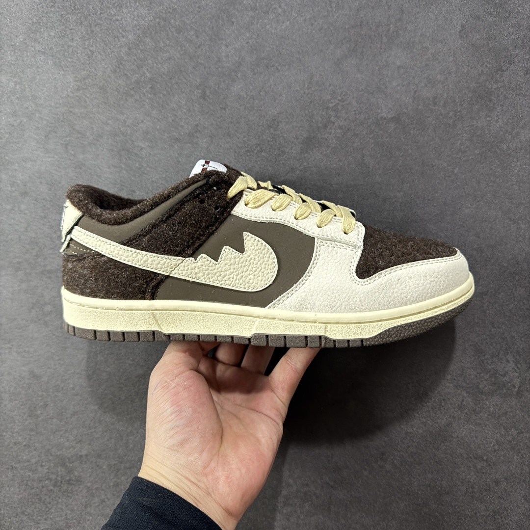 【定制版】Nike SB Dunk Low “labubu拉布布联名---奶白棕长毛” 高端定制 低帮休闲板鞋 定制鞋盒 大厂纯原品质出货 超高清洁度 皮料切割干净无任何毛边 细节完美 货号:DS6608-011 尺码:36 36.5 37.5 38 38.5 39 40 40.5 41 42 42.5 43 44 44.5 45 编码:QFB310320-选品中心