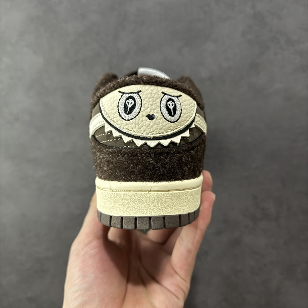 图片[4]-【定制版】Nike SB Dunk Low “labubu拉布布联名—奶白棕长毛” 高端定制 低帮休闲板鞋 定制鞋盒 大厂纯原品质出货 超高清洁度 皮料切割干净无任何毛边 细节完美 货号：DS6608-011 尺码：36 36.5 37.5 38 38.5 39 40 40.5 41 42 42.5 43 44 44.5 45 编码：QFB310320-选品中心