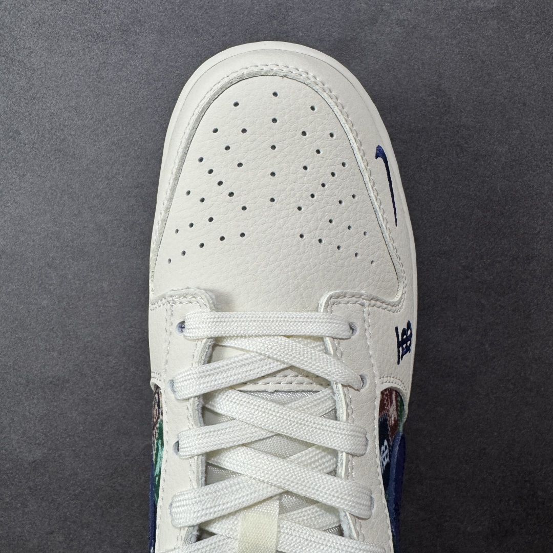 图片[8]-【定制版】Nike SB Dunk Low 巴宝莉联名 白蓝复古拼接 高端定制 低帮休闲板鞋 SD6688-002  #定制鞋盒 大厂纯原品质出货 超高清洁度 皮料切割干净无任何毛边 细节完美   尺码：36 36.5 37.5 38 38.5 39 40 40.5 41 42 42.5 43 44 44.5 45 编码：HXSB330340-选品中心