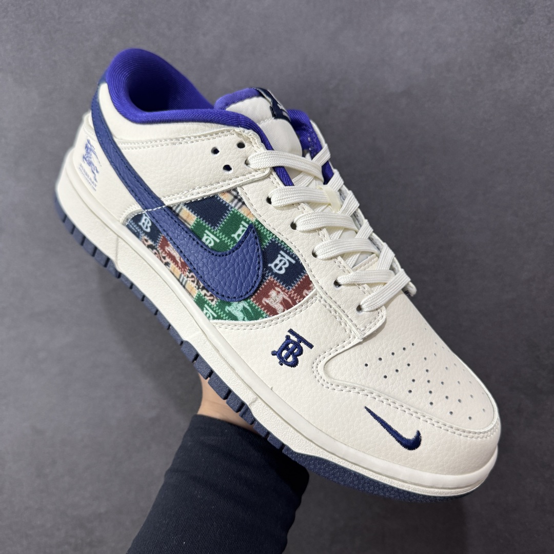 图片[3]-【定制版】Nike SB Dunk Low 巴宝莉联名 白蓝复古拼接 高端定制 低帮休闲板鞋 SD6688-002  #定制鞋盒 大厂纯原品质出货 超高清洁度 皮料切割干净无任何毛边 细节完美   尺码：36 36.5 37.5 38 38.5 39 40 40.5 41 42 42.5 43 44 44.5 45 编码：HXSB330340-选品中心