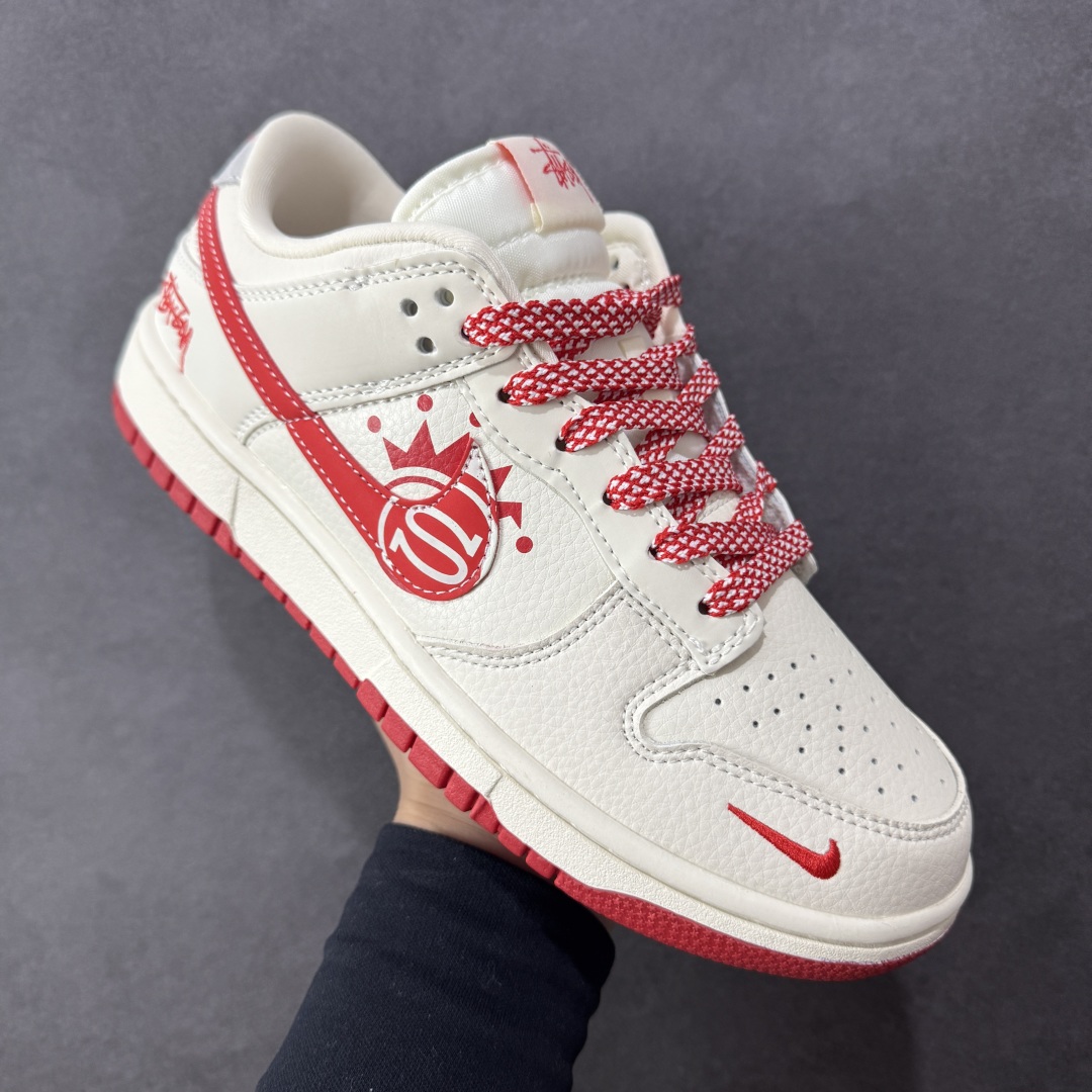 图片[3]-【定制版】Nike SB Dunk Low周年高端定制 低帮休闲板鞋 定制鞋盒 大厂纯原品质出货 超高清洁度 皮料切割干净无任何毛边 细节完美 货号：DG2025-004 尺码：36 36.5 37.5 38 38.5 39 40 40.5 41 42 42.5 43 44 44.5 45 编码：HXSB330340-选品中心