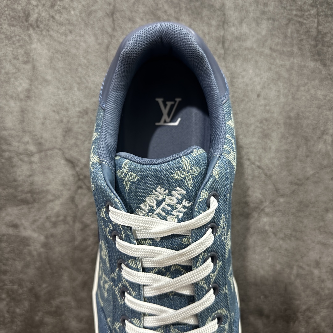 图片[8]-【莞产纯原】LOUIS VUITTON Resort 羊皮革 圆头系带 低帮 板鞋 男款 蓝色 LV 最新Lagoon系列厚底丹宁牛仔布 压花 老花休闲板鞋 原版购入开发做货 这款Lagoon取材Monogram丹宁布，为经典设计注入复古气息。皮革饰边跃现标识，铭纹孔眼、镶边和鞋带彰显考究细节，点缀 Monogram 花卉的橡胶外底完善整体 面料：牛仔布 尺码： 39-45-选品中心